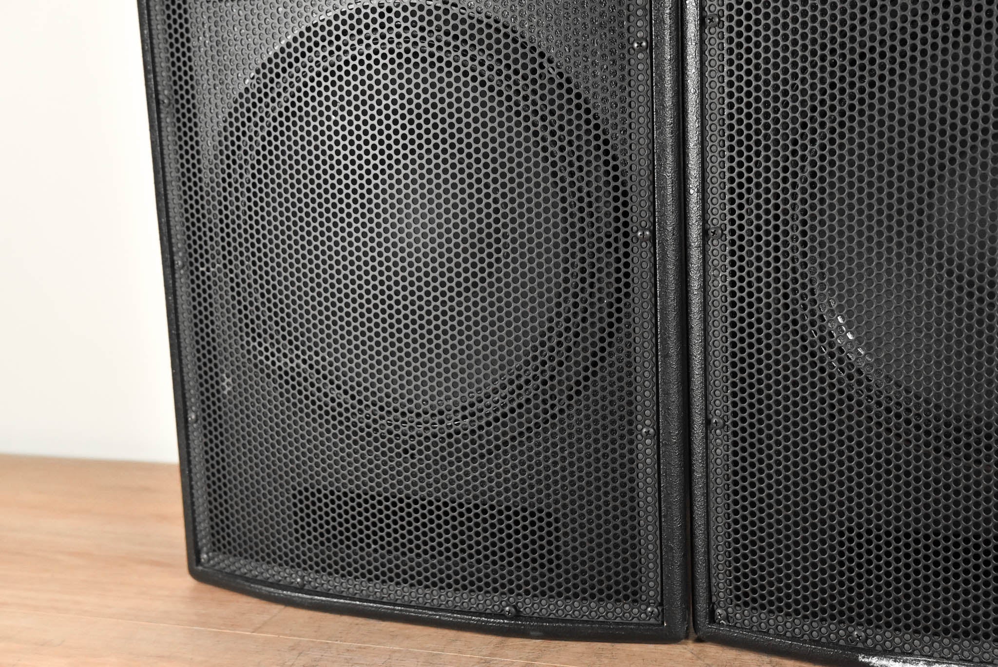 EAW MK2194e Compact, Passive Two-Way Full-Range Loudspeaker (PAIR)