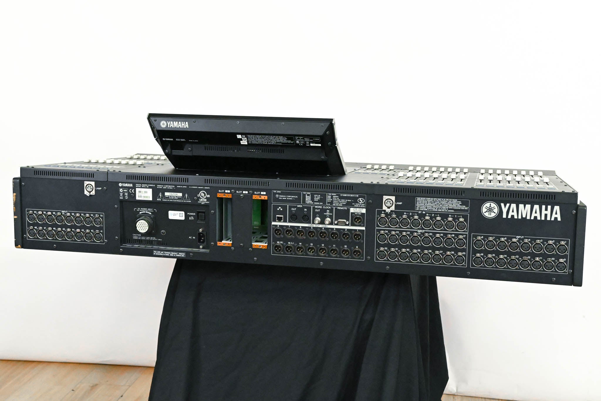Yamaha M7CL-48 48-Channel Digital Audio Mixing Console