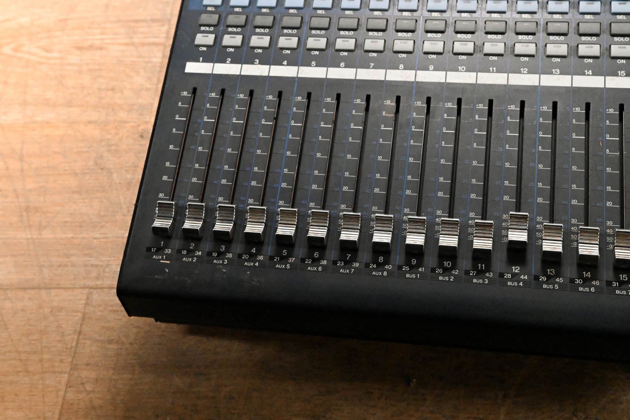 Yamaha DM1000 48-Channel Digital Audio Mixing Console