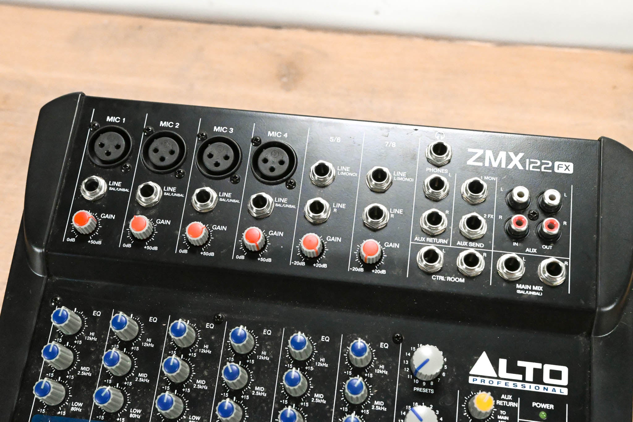 Alto Zephyr Series ZMX122FX 8-Channel Compact Mixer w/ Effects (NO PSU)