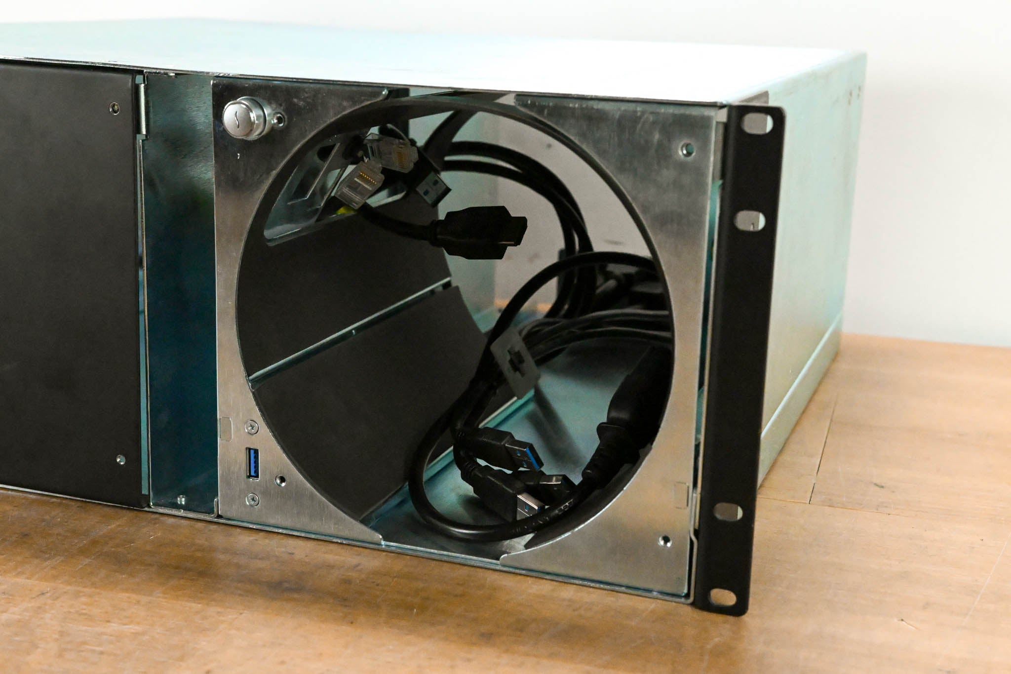 Sonnet RackMac Pro (with 1 Computer Mounting Module)