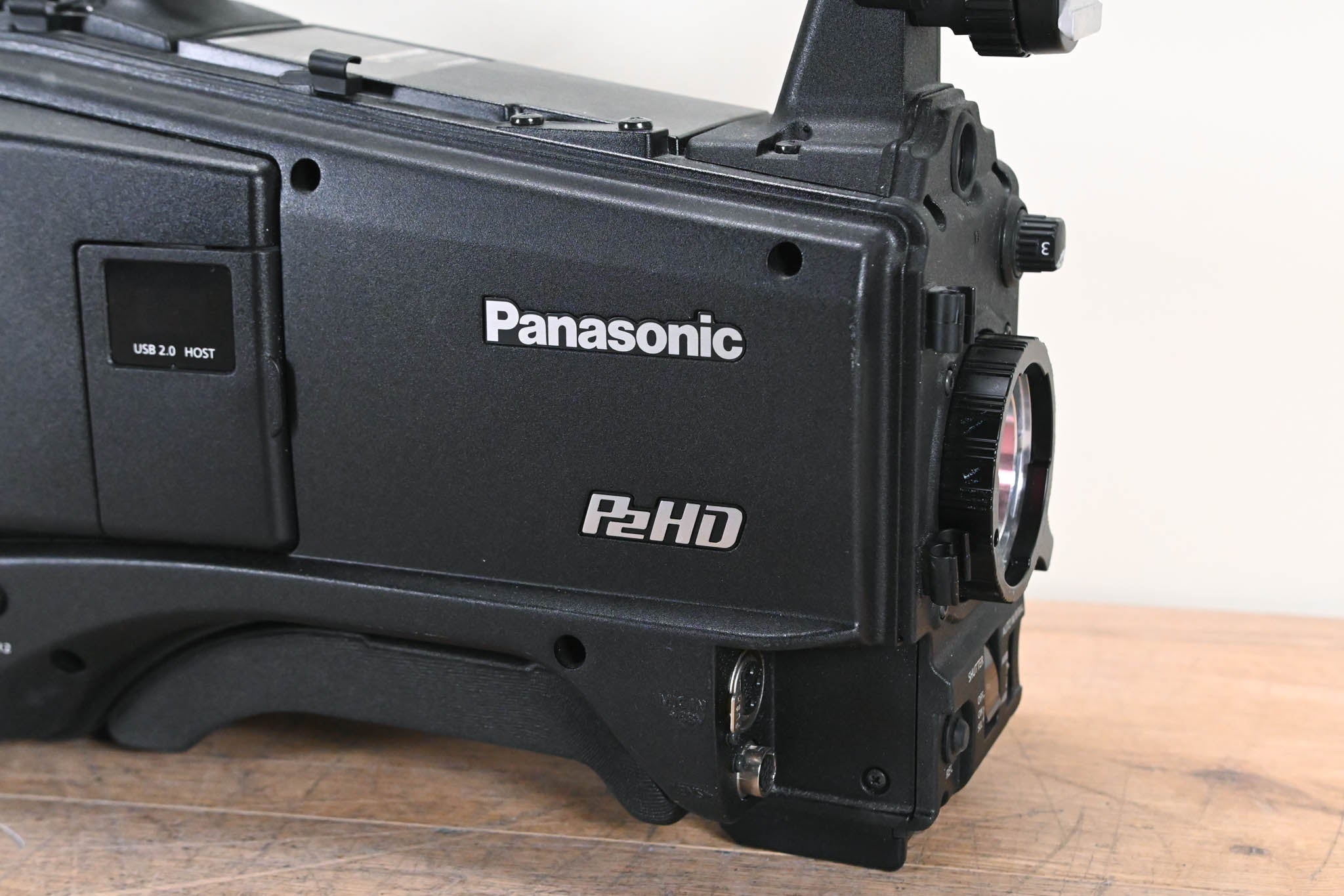 Panasonic AG-HPX600P P2 HD Shoulder-Mount Camcorder