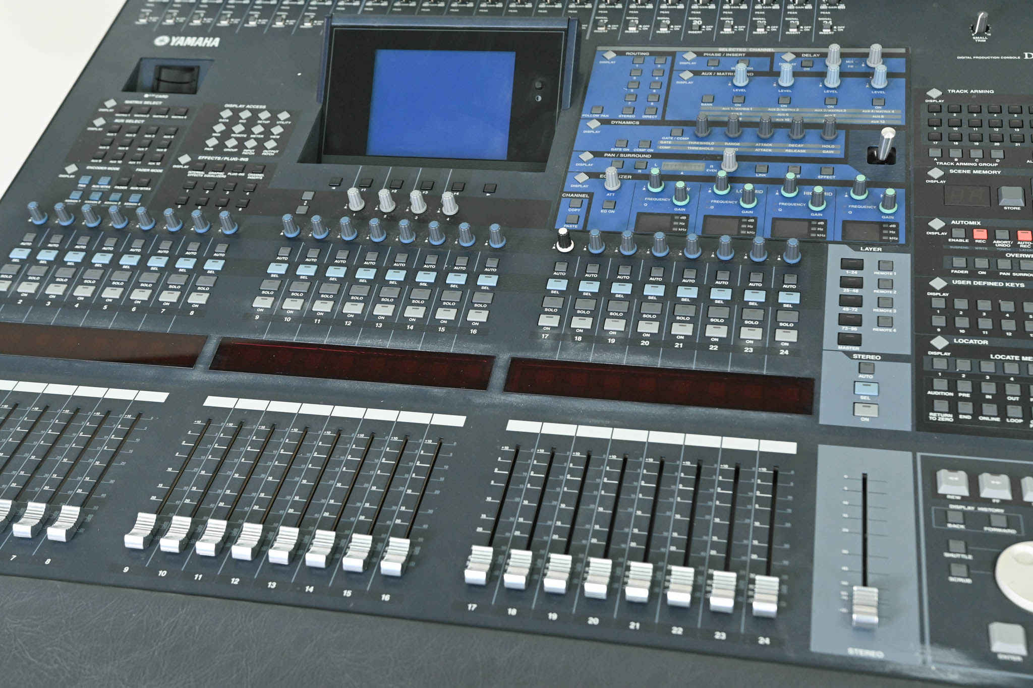 Yamaha DM2000 24-Channel Digital Audio Mixing Console