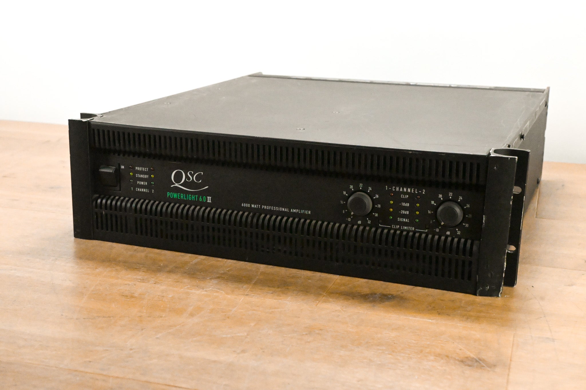 QSC PowerLight 6.0 II 2-channel Power Amplifier
