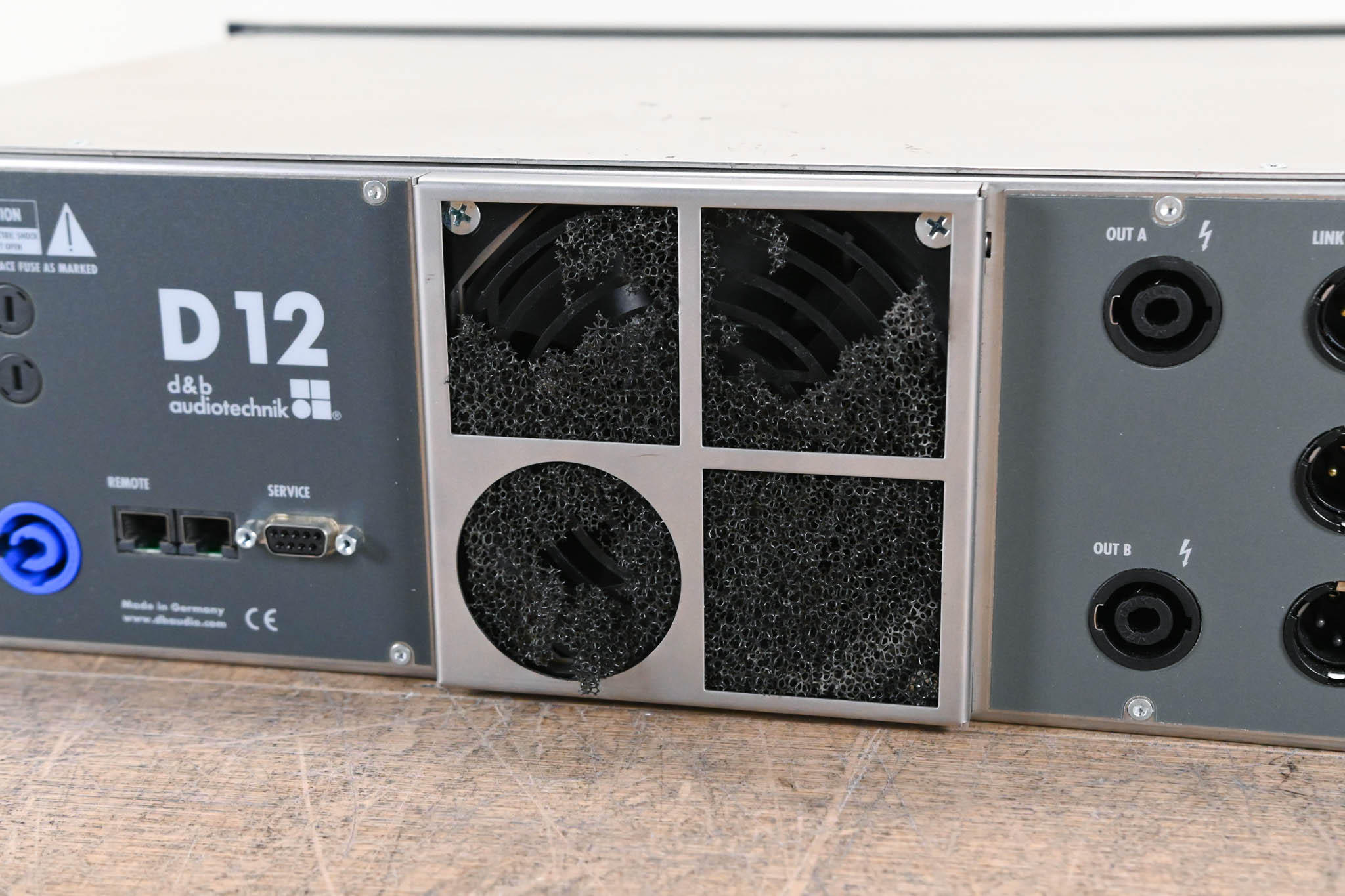 d&b audiotechnik D12 Dual-Channel Power Amplifier