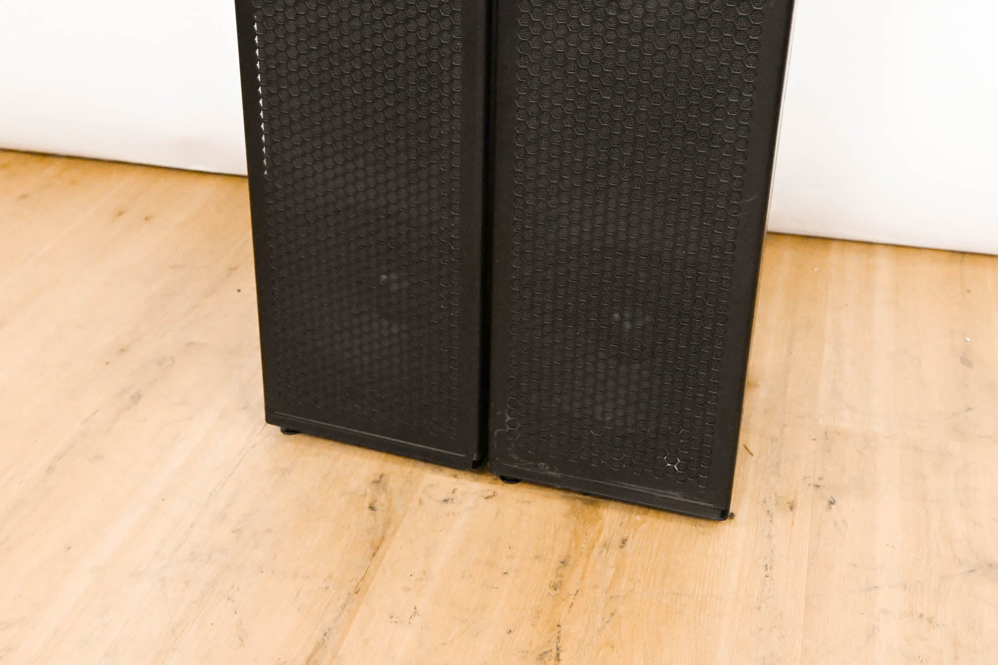 Meyer Sound M'elodie High-Power Curvilinear Array Loudspeaker (PAIR)