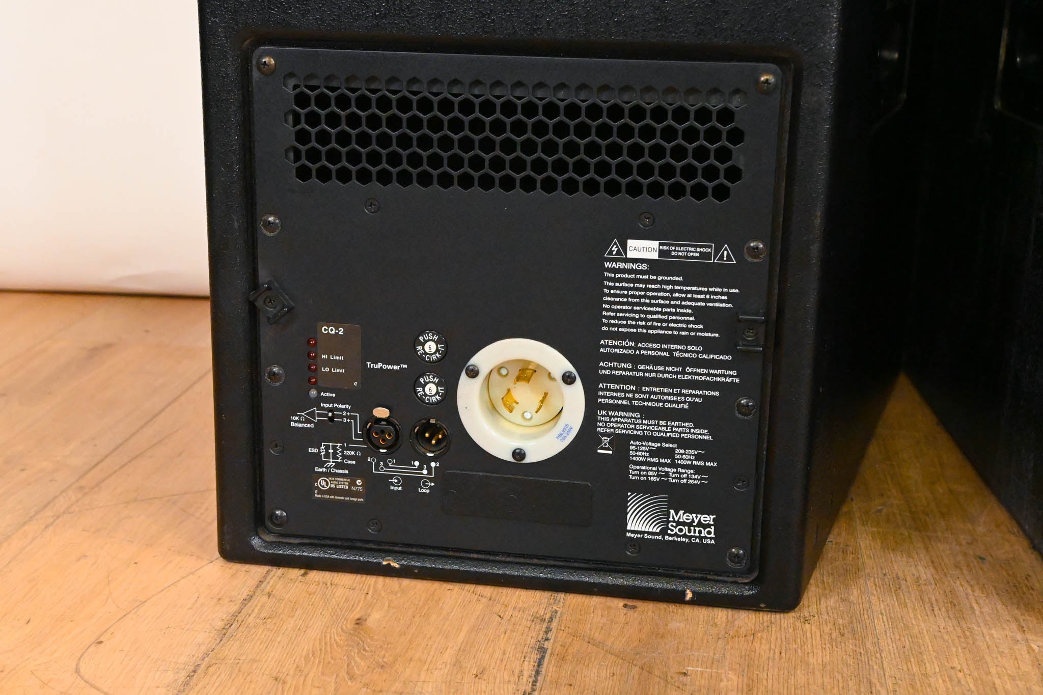 Meyer Sound CQ-2 Narrow Coverage Main Loudspeaker (PAIR)