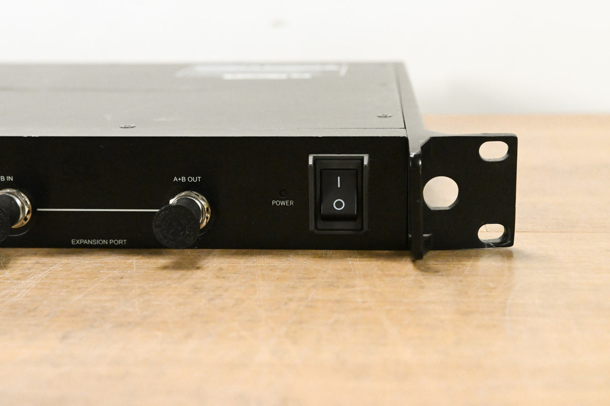 Shure PA821A Antenna Combiner for PSM Wireless Systems  - 470-952 MHz
