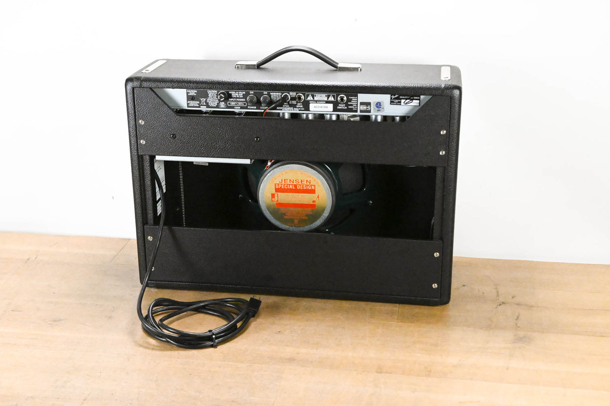 Fender '65 Deluxe Reverb Reissue 22W 1x12" Combo Amp w/ Footswitch