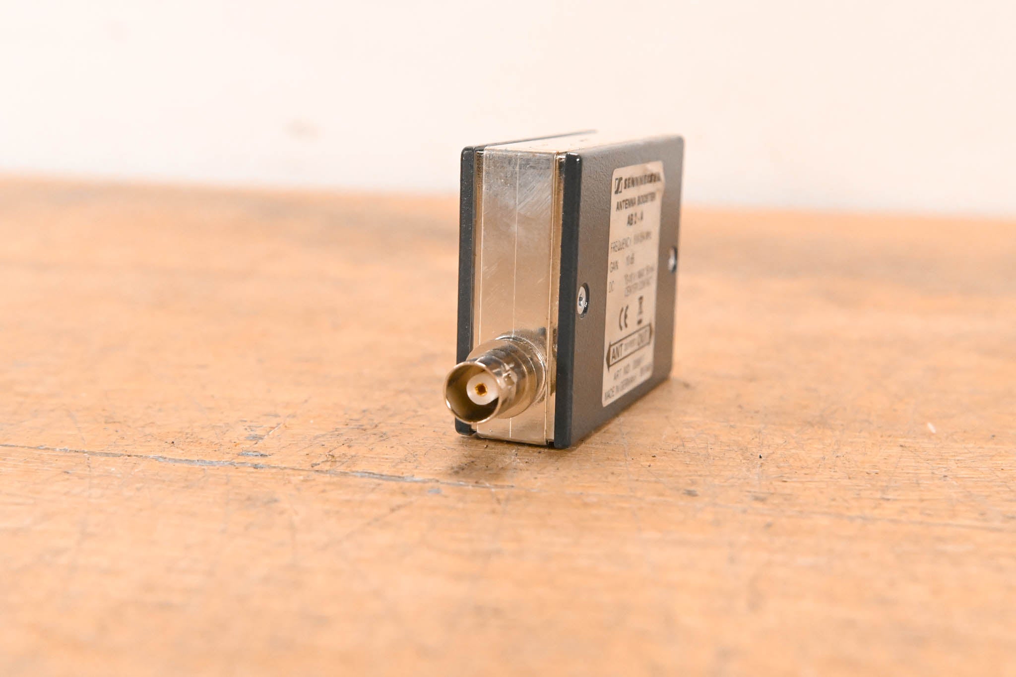Sennheiser AB2-A Antenna Booster - A Range: 518-554 MHz