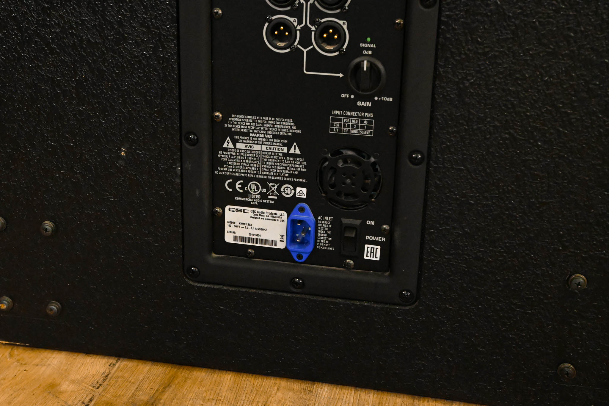 QSC KW181 1000W 18" Powered Subwoofer