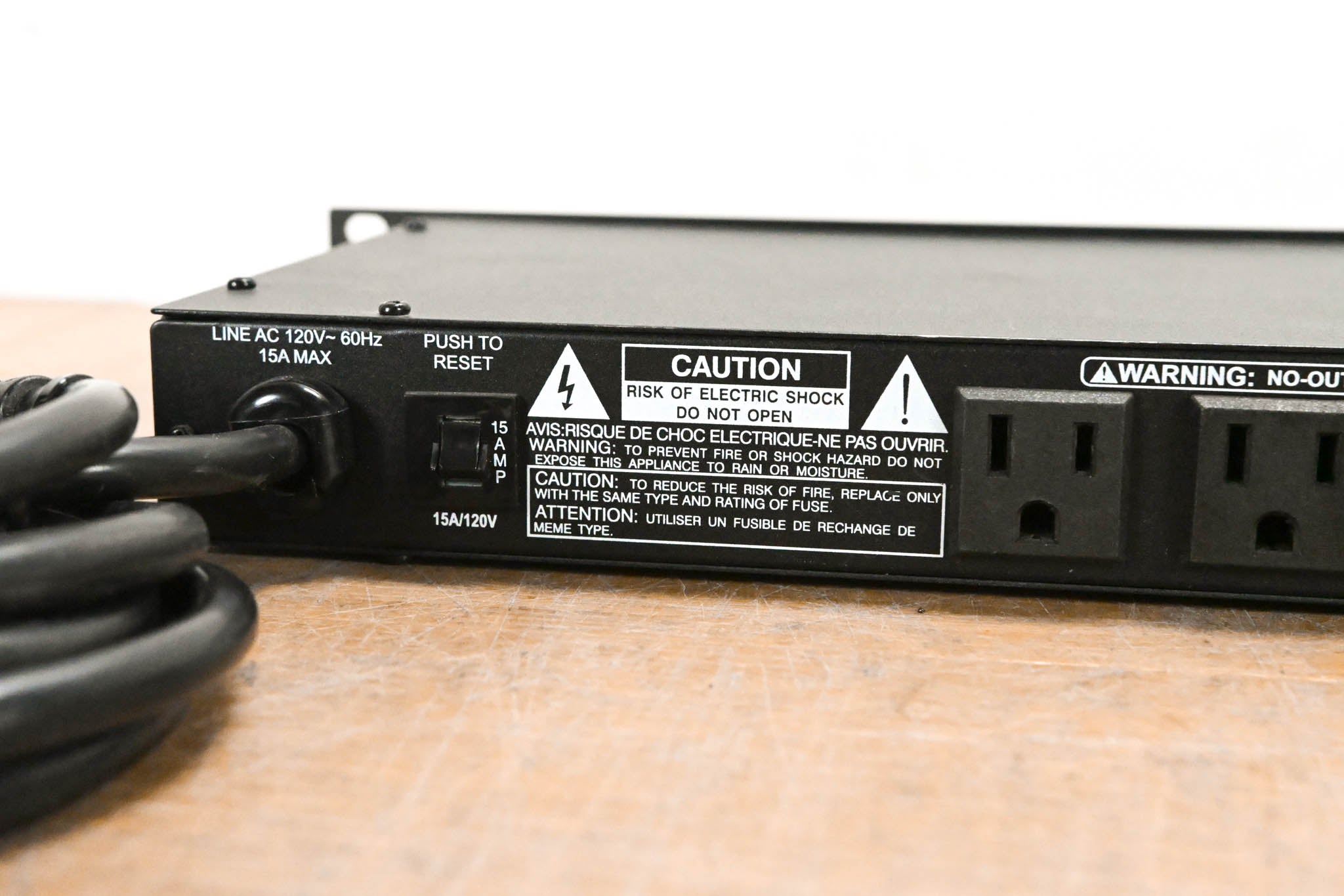 Furman M-8 8-Outlet Power Conditioner