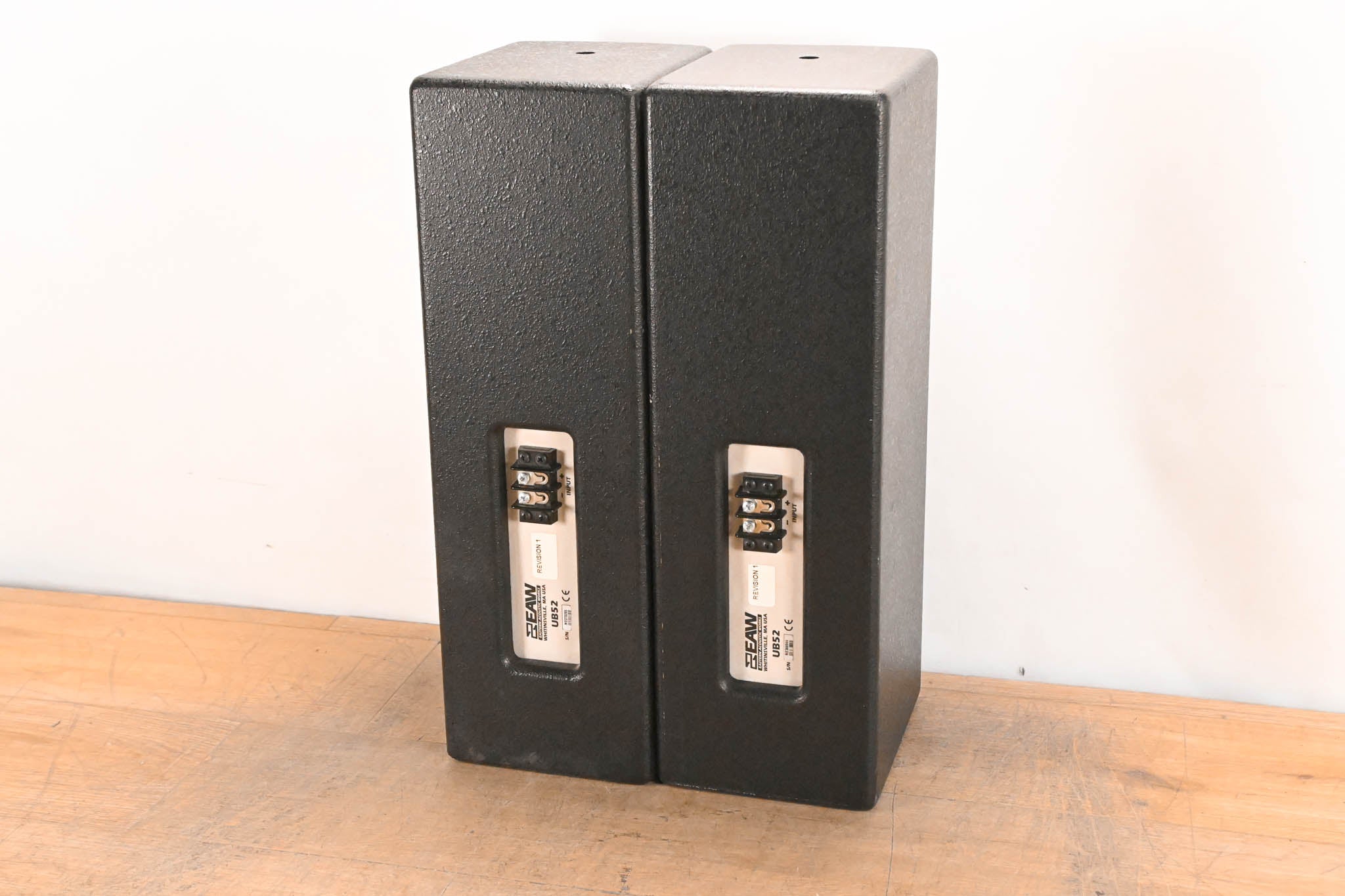 EAW UB52 Two-Way Full-Range Loudspeaker (PAIR)