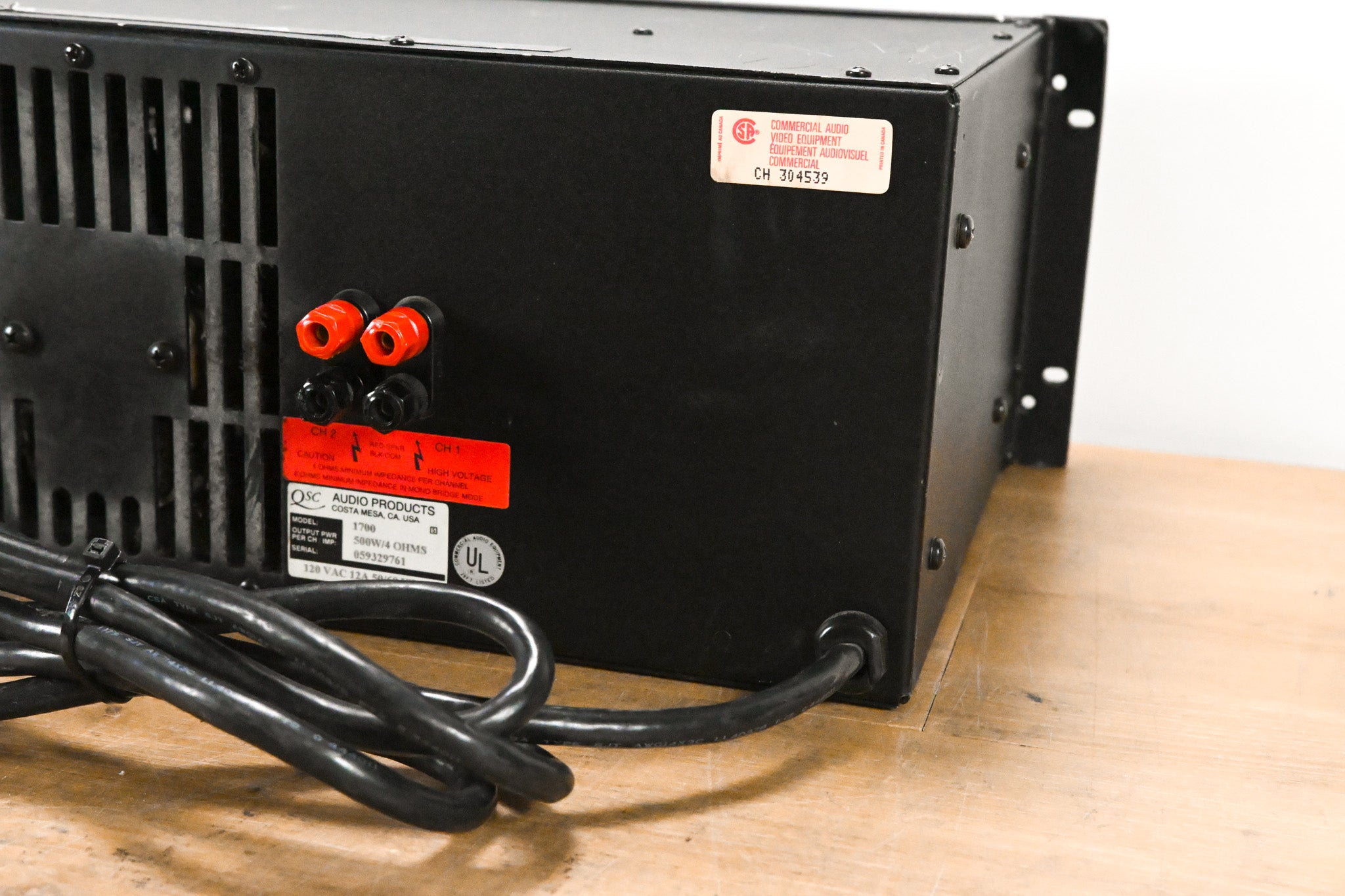 QSC Model 1700 Professional Stereo Power Amplifier