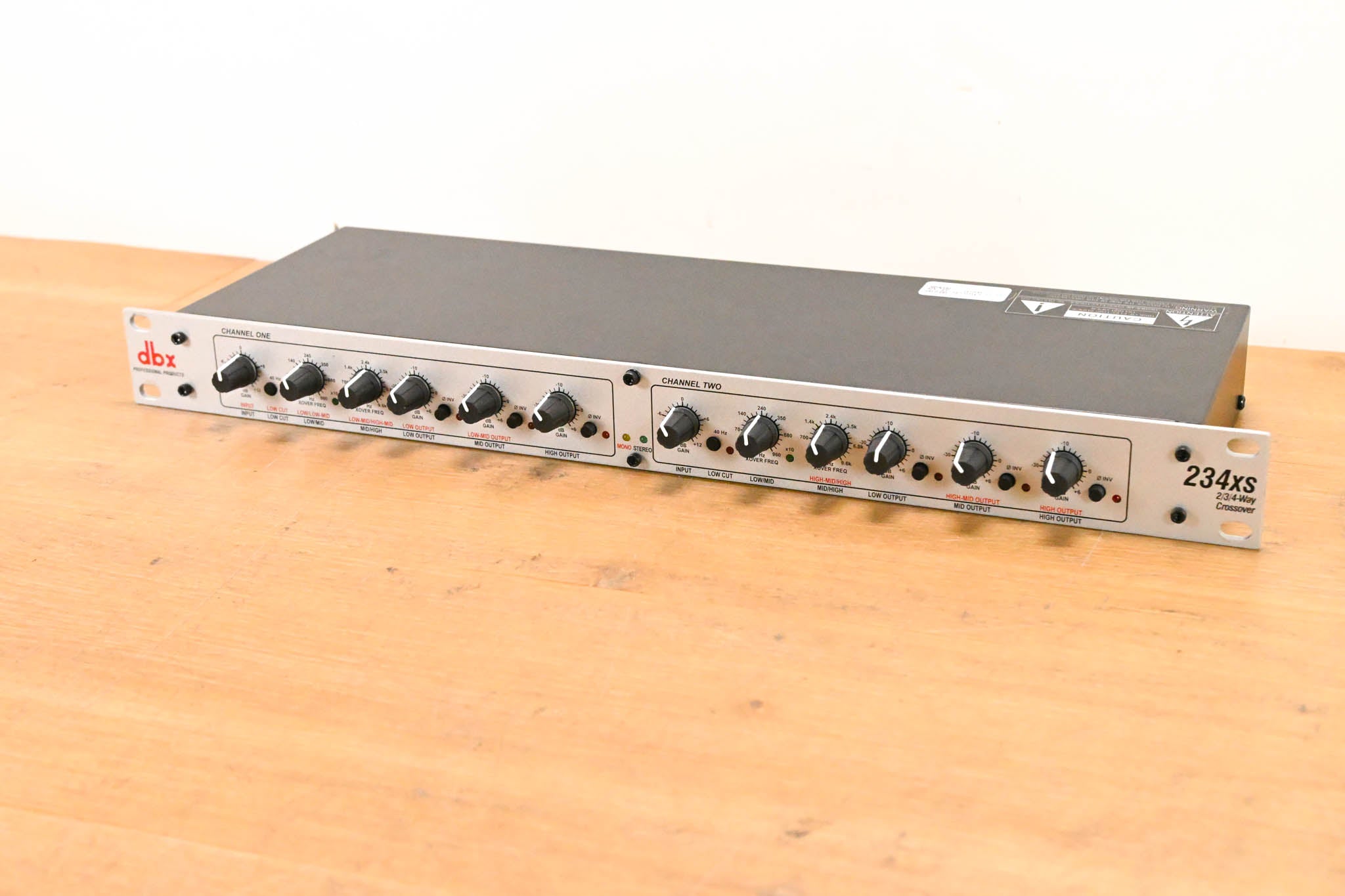 dbx 234xs 2/3-Way Stereo, 4-Way Mono Crossover