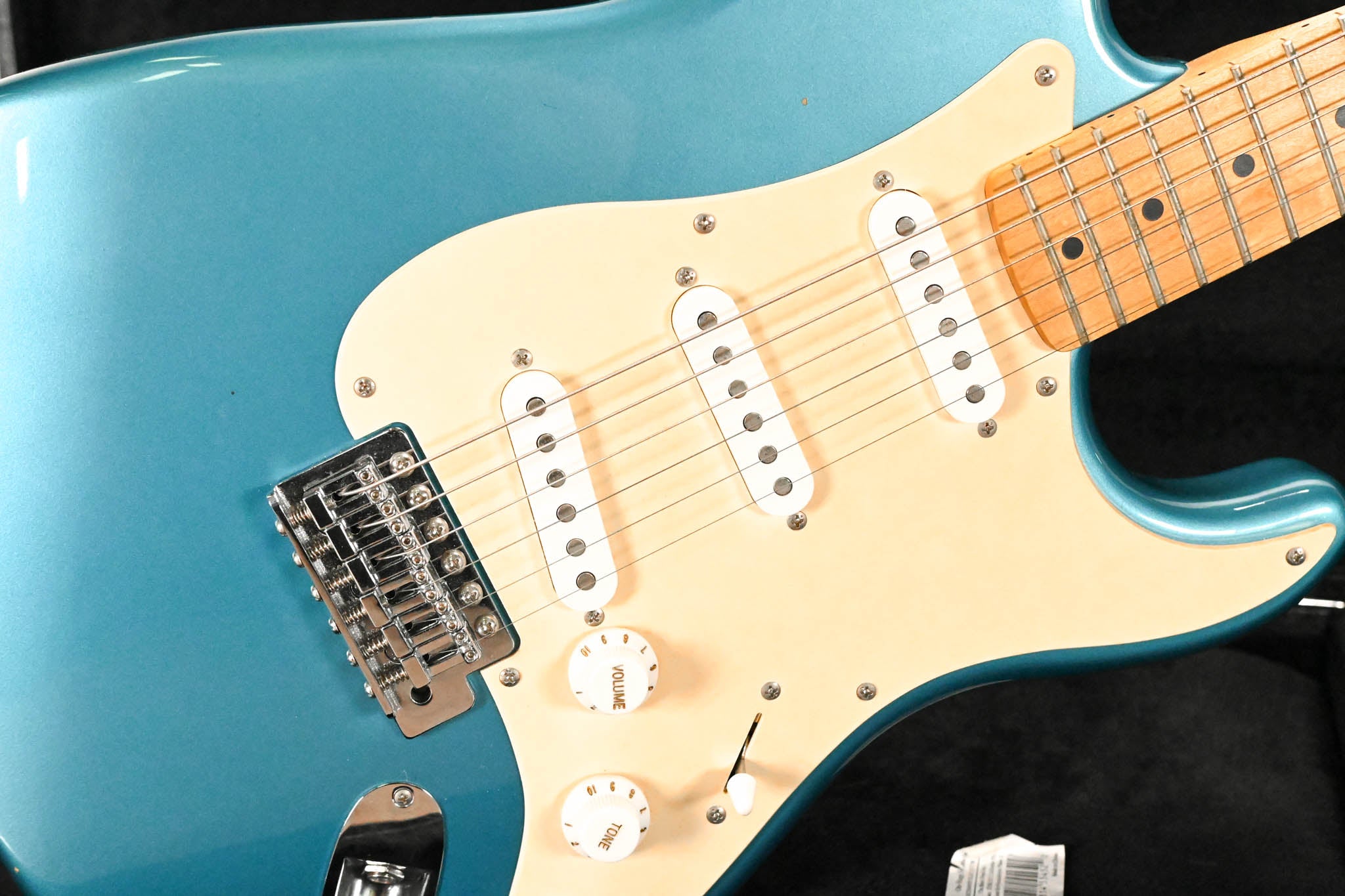 Squier Affinity Series Stratocaster - Blue with Hardshell Case
