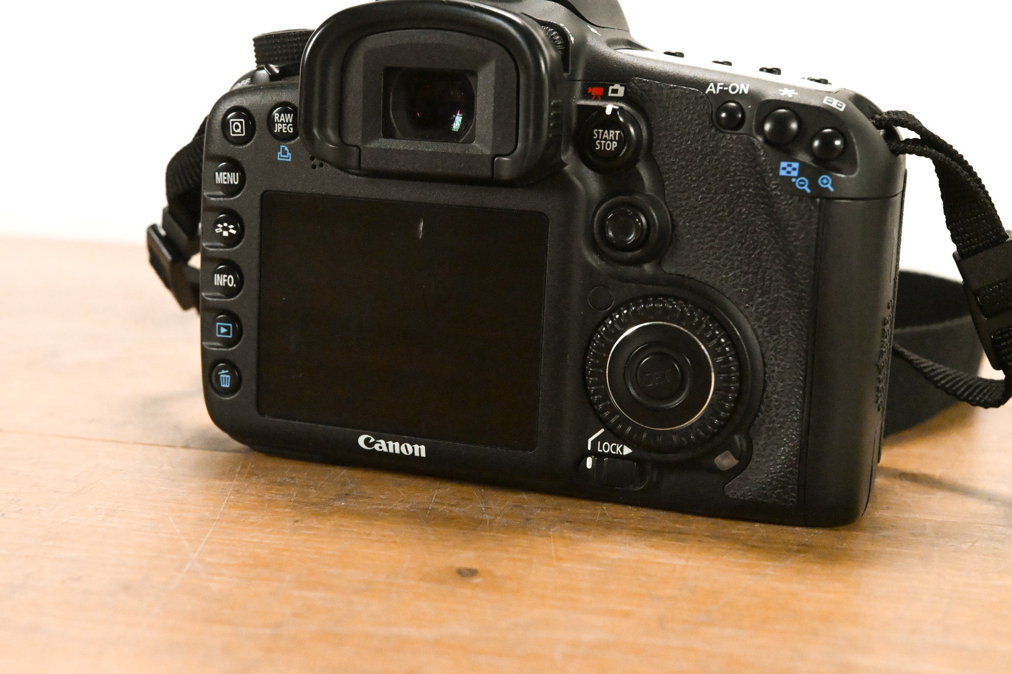 Canon EOS 7D DSLR Camera Body