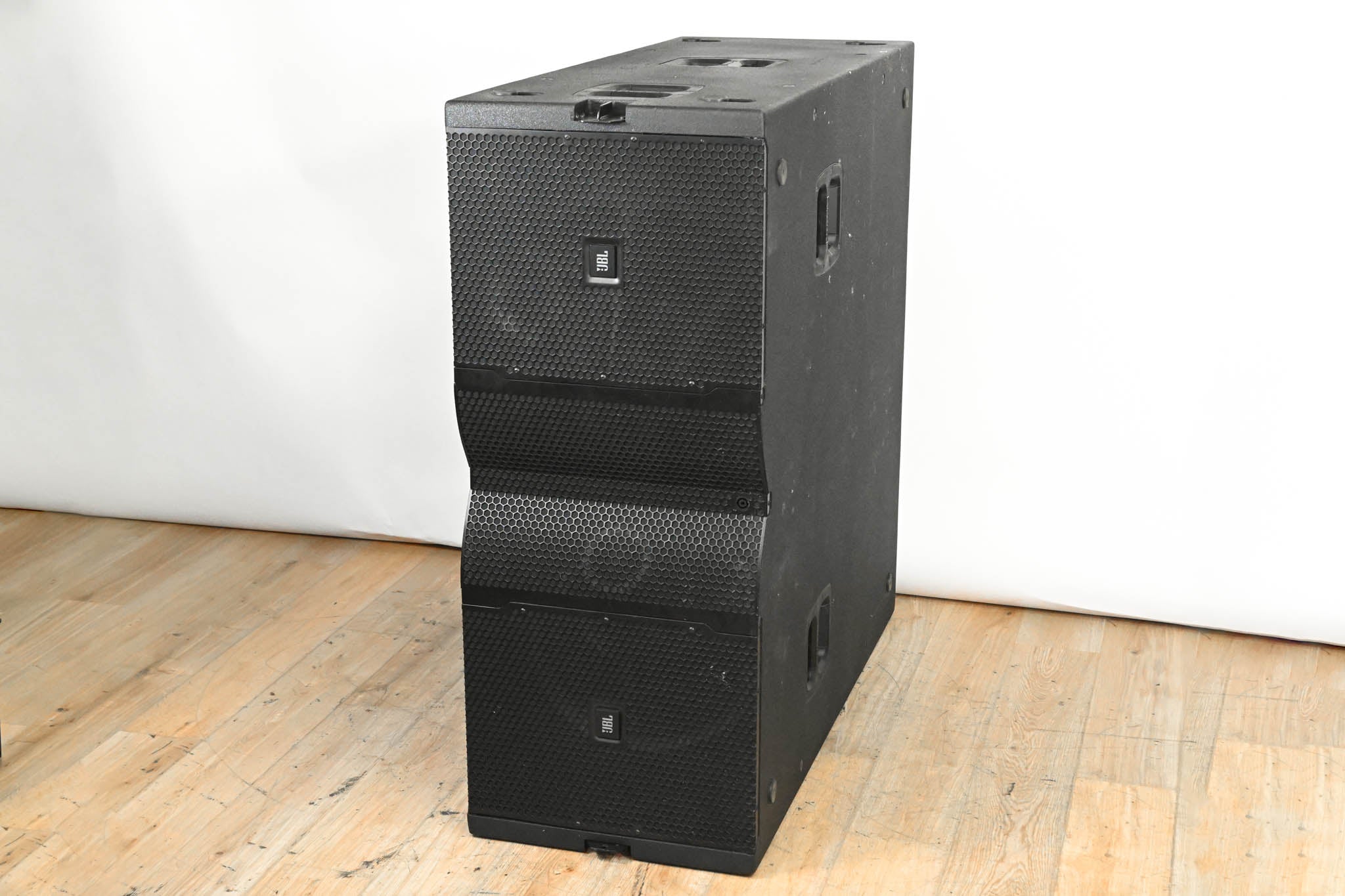 JBL VTX G28 Ground-Stackable Dual 18-inch Subwoofer