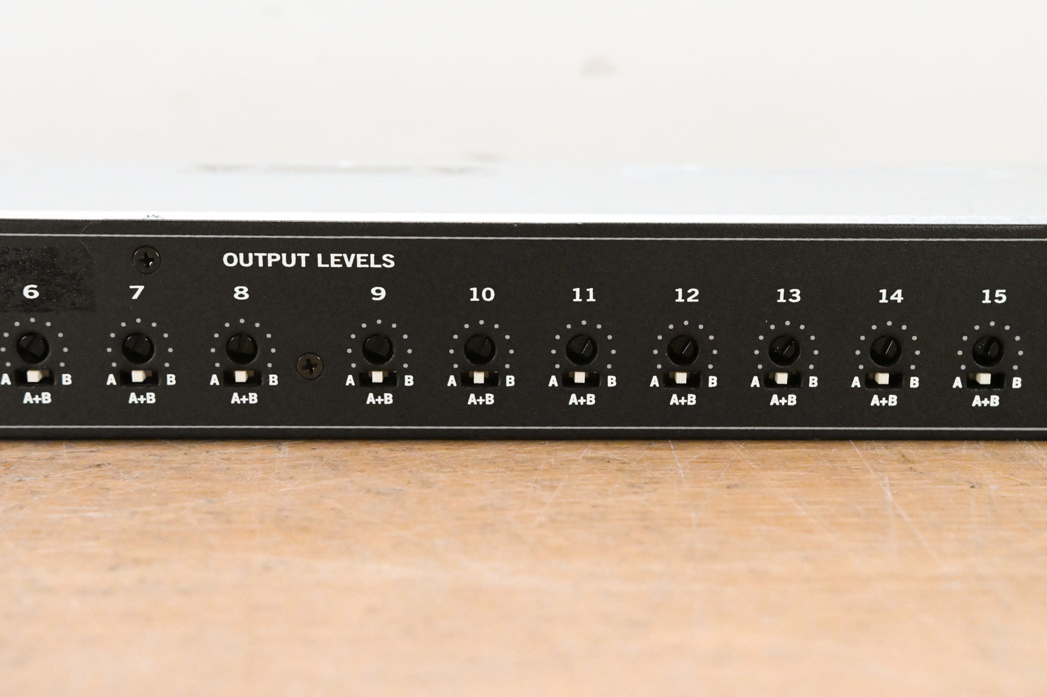 Rane DA216S 2-Input, 16-Output Distribution Line Amplifier