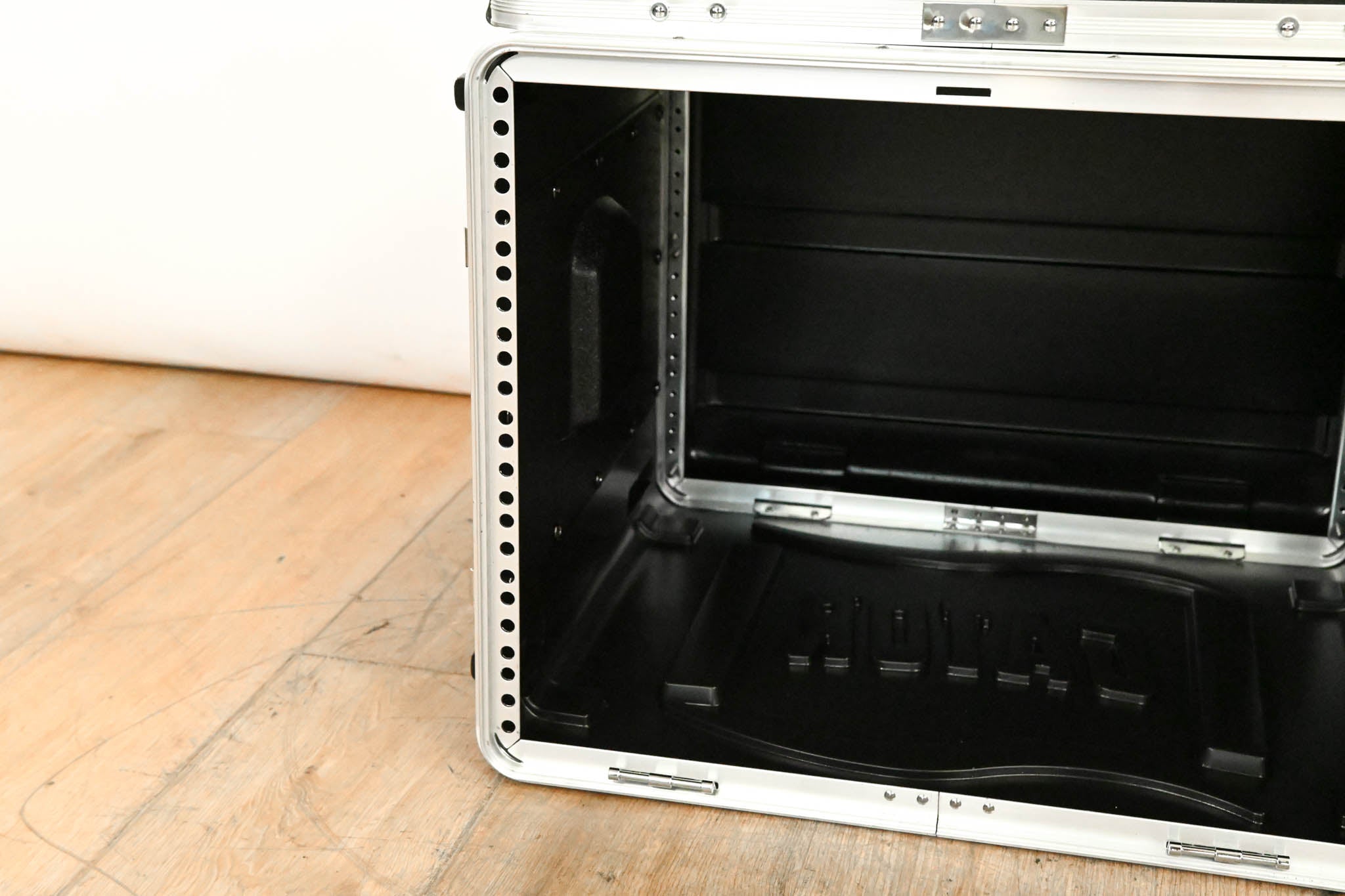 Gator Cases 8U Molded Case - 19" Depth