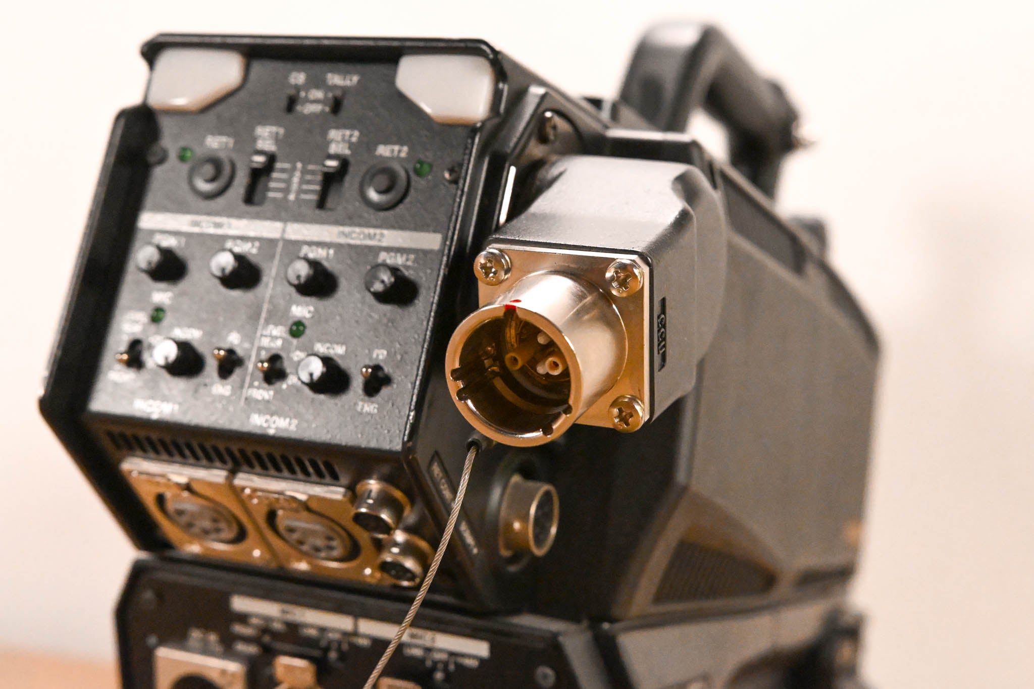 Hitachi Z-HD5000 HDTV Camera with CA-HF1000 Camera Adaptor