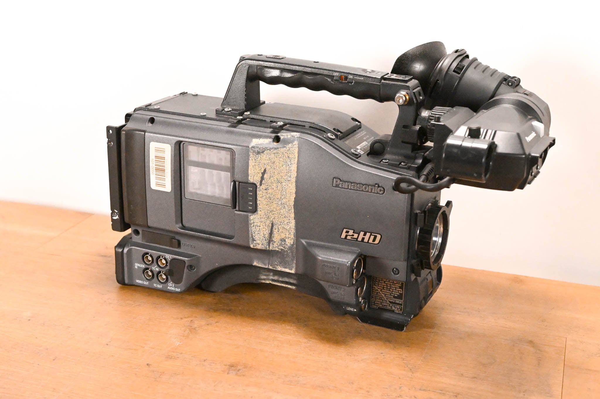 Panasonic AG-HPX500P 2/3" Shoulder-Mounted P2HD Camcorder
