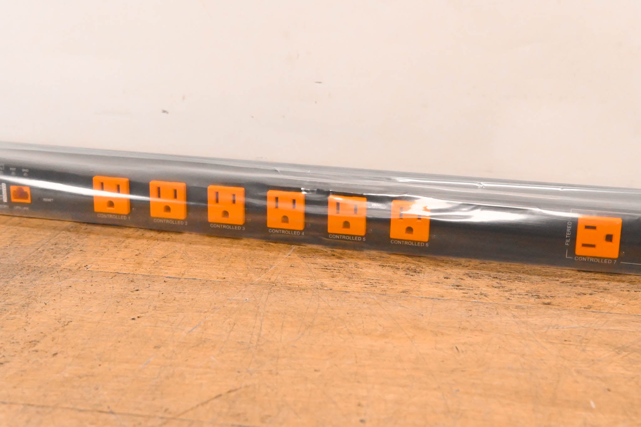 WattBox WB-800VPS-IPVM-12 Vertical IP Power Conditioner (12 Outlets)