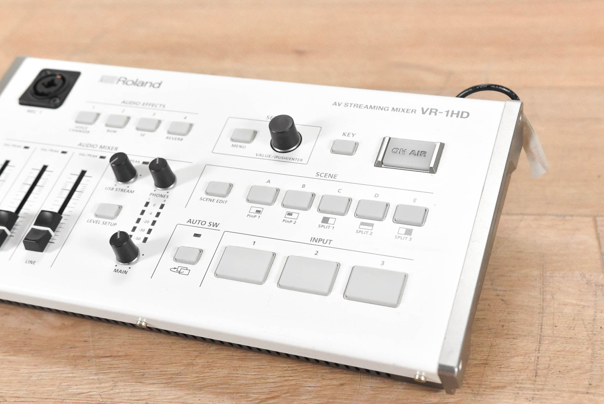DTM・DAW Roland VR-1HD AV STREAMING SWITCHER Roland Pro A/V - VR-1HD | AV Streaming Mixer