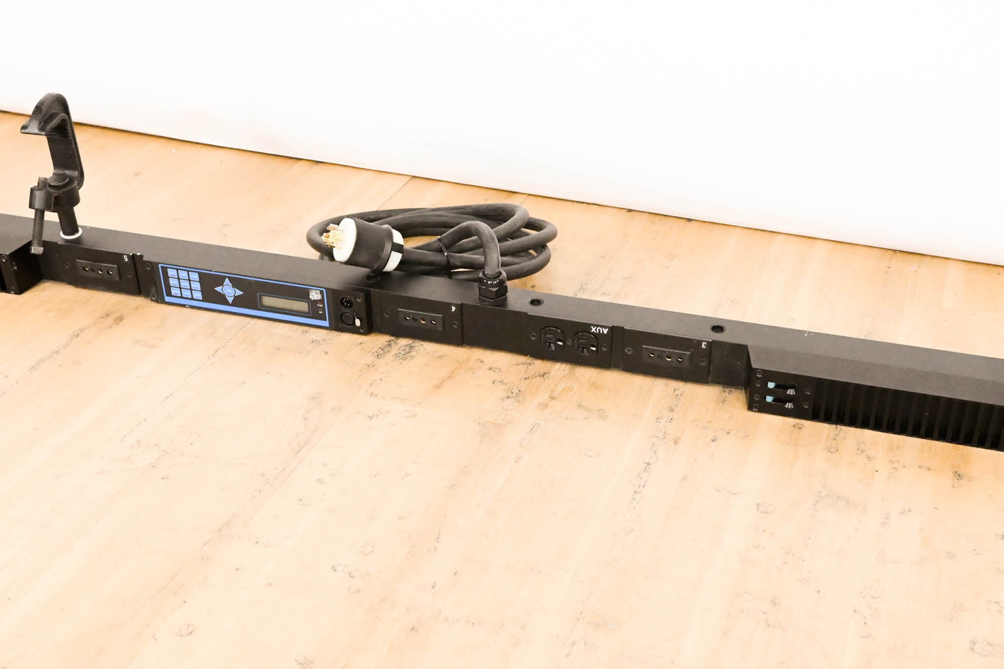 ETC SB6-10M 6 x 10A (1200W) SmartBar with Stage Pin Connectors