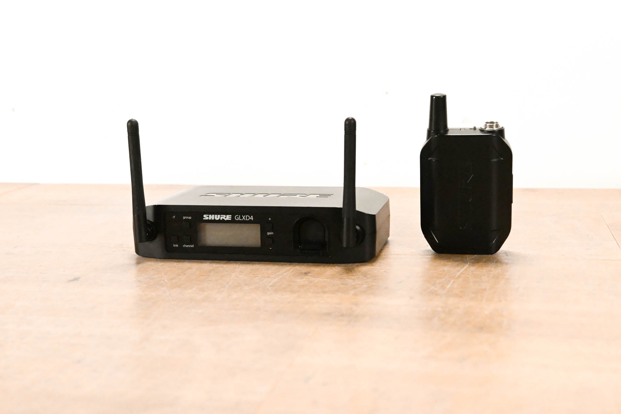 Shure GLXD14-Z2 Digital Wireless Guitar System (2.4 GHz) NO POWER SUPPLY