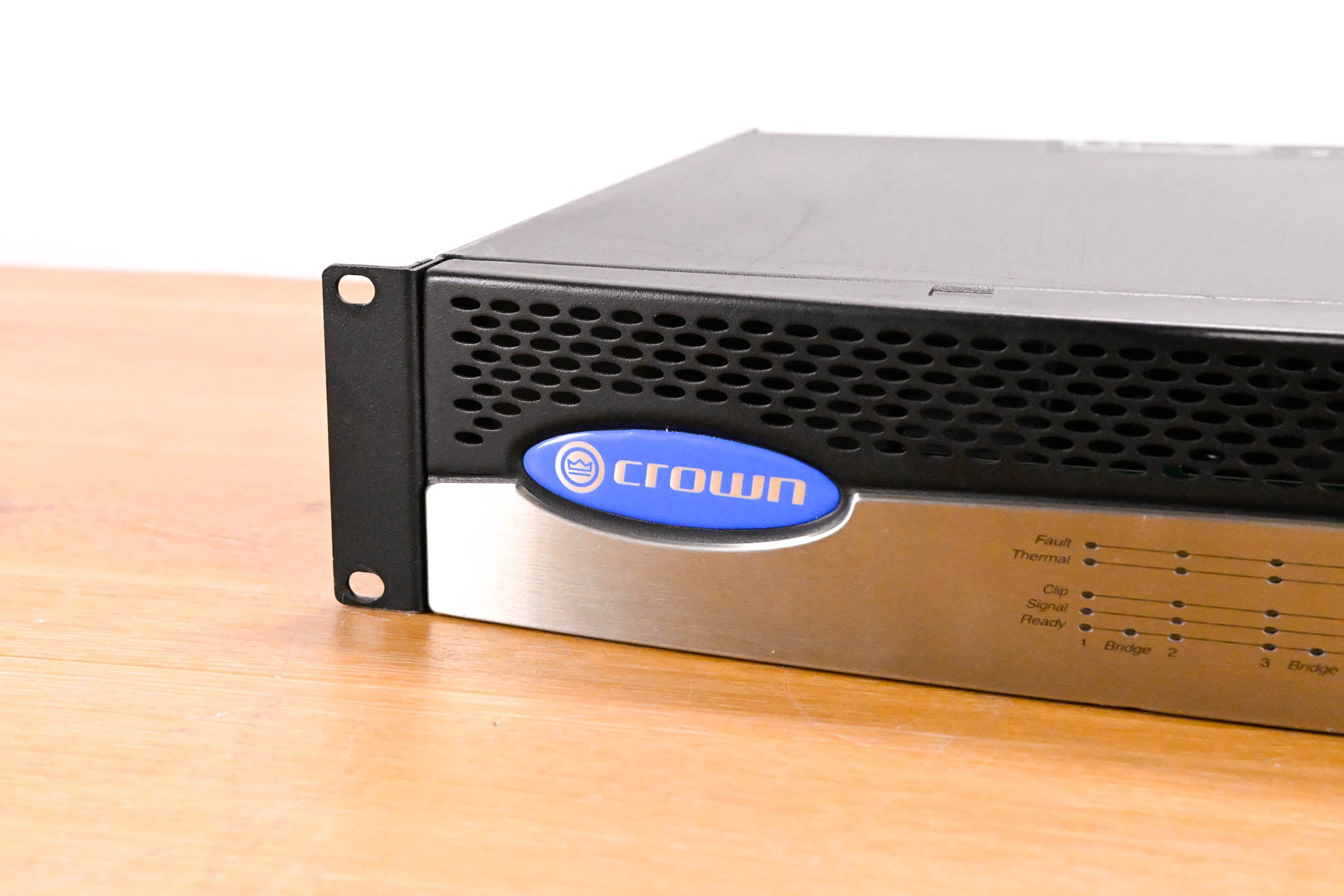 Crown CTs 4200 Four-Channel, 260W Power Amplifier