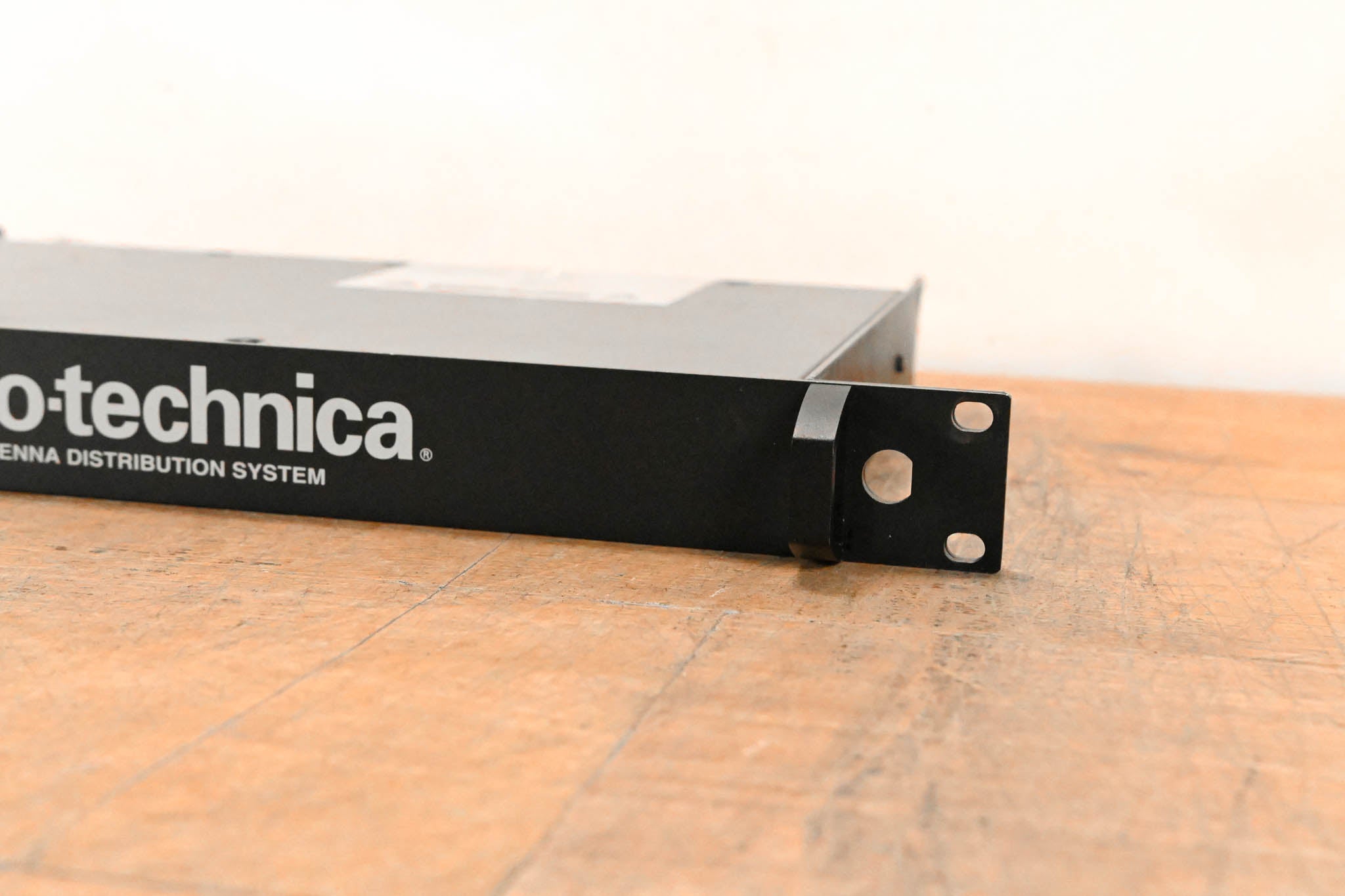 Audio-Technica AEW-DA550C UHF Antenna Distribution System