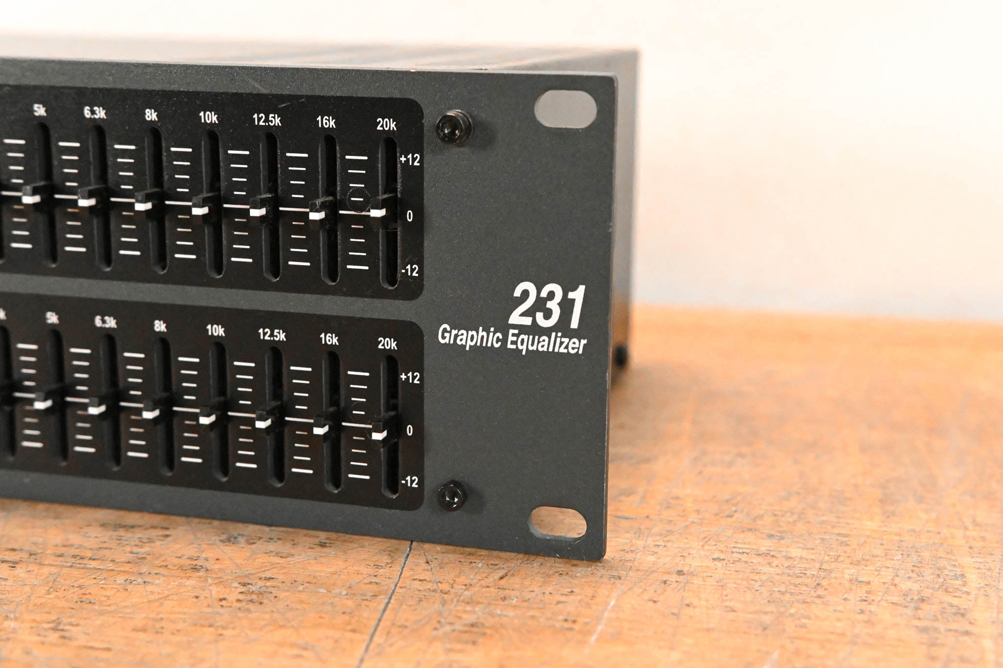 dbx 231 Dual-Channel 31-Band Graphic Equalizer
