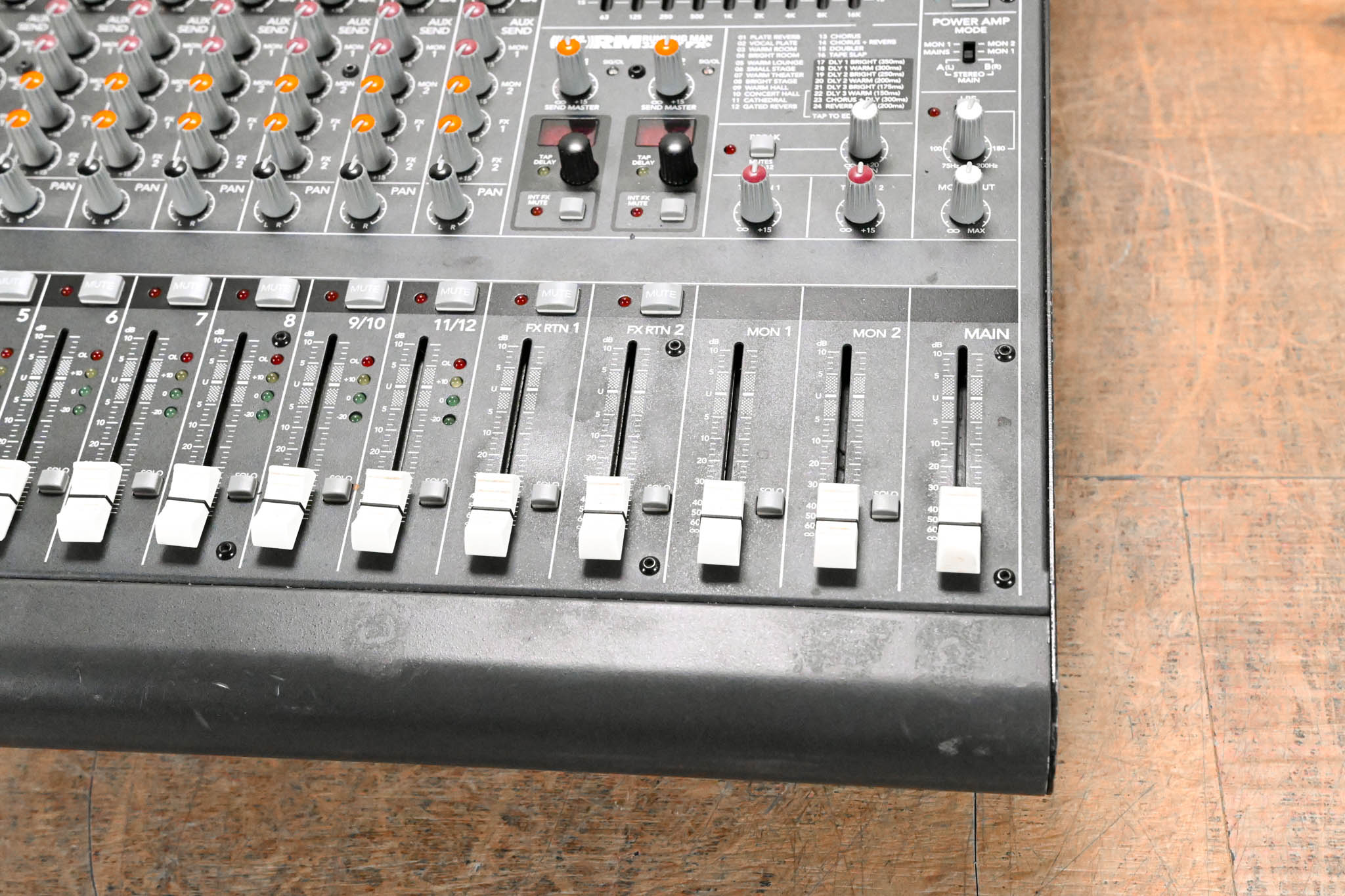 Mackie PPM1012 12-Channel 1600W Powered Mixer with Effects