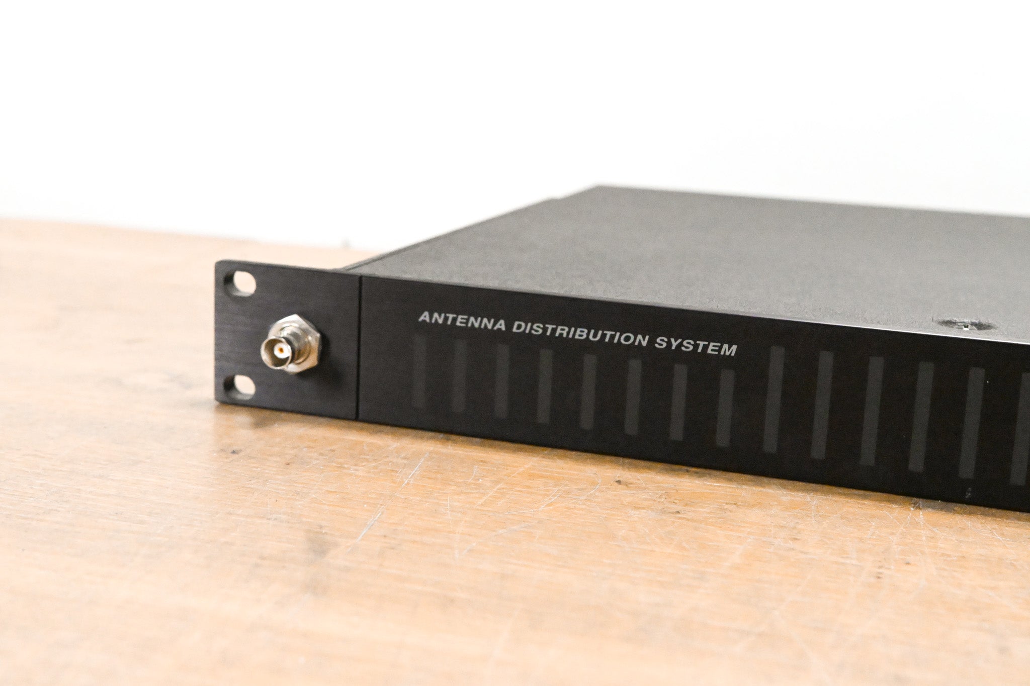 Shure UA845-UA UHF Antenna Distribution System 782-806 MHz