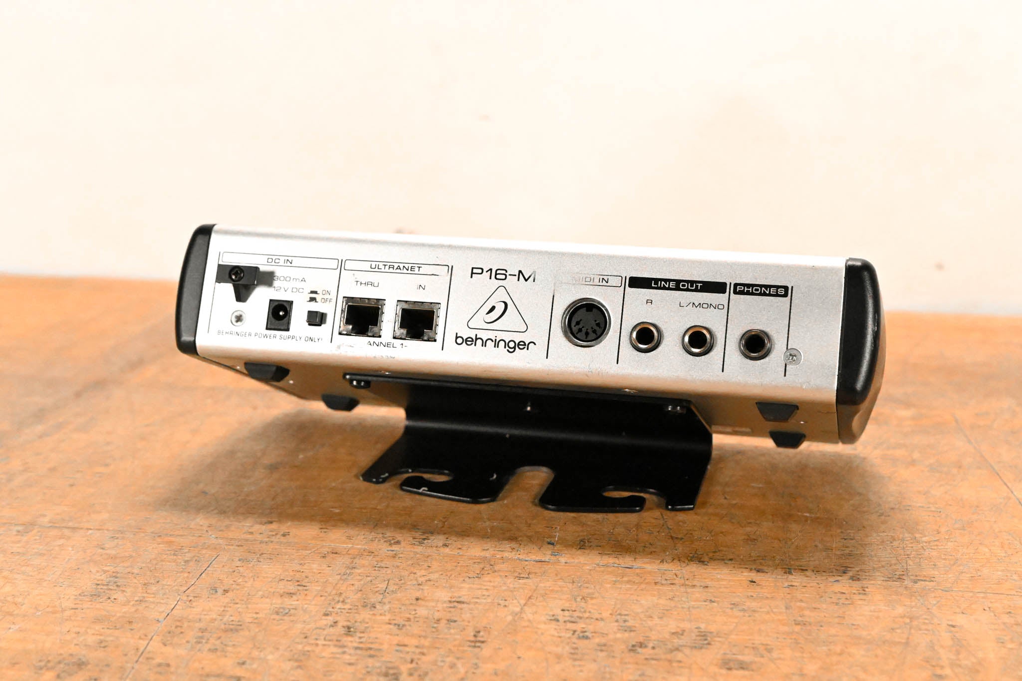 Behringer Powerplay P16-M 16-Channel Digital Personal Mixer