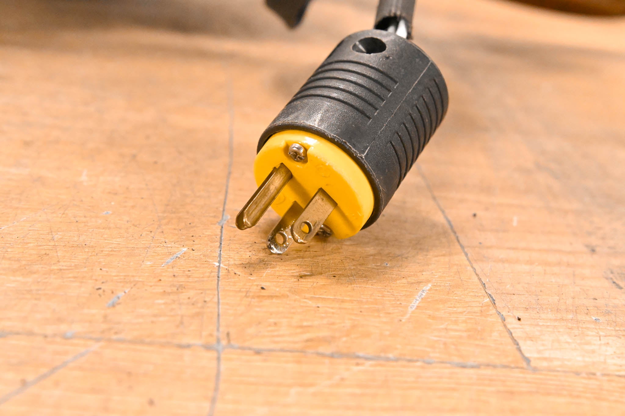 Altman 360Q 6" x 9" 750W Ellipsoidal Light