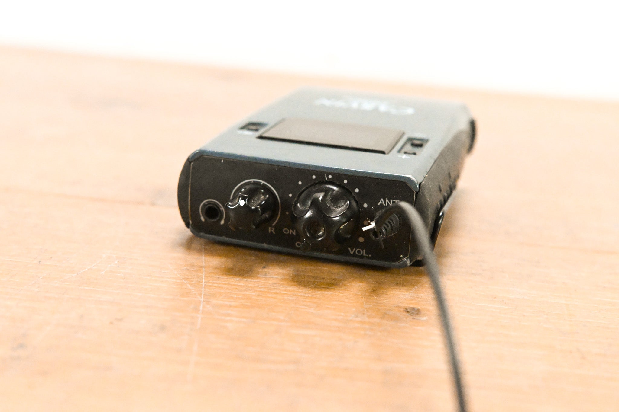 Carvin EM900 Wireless IEM System with EM901 Bodypack - 518-542 MHz