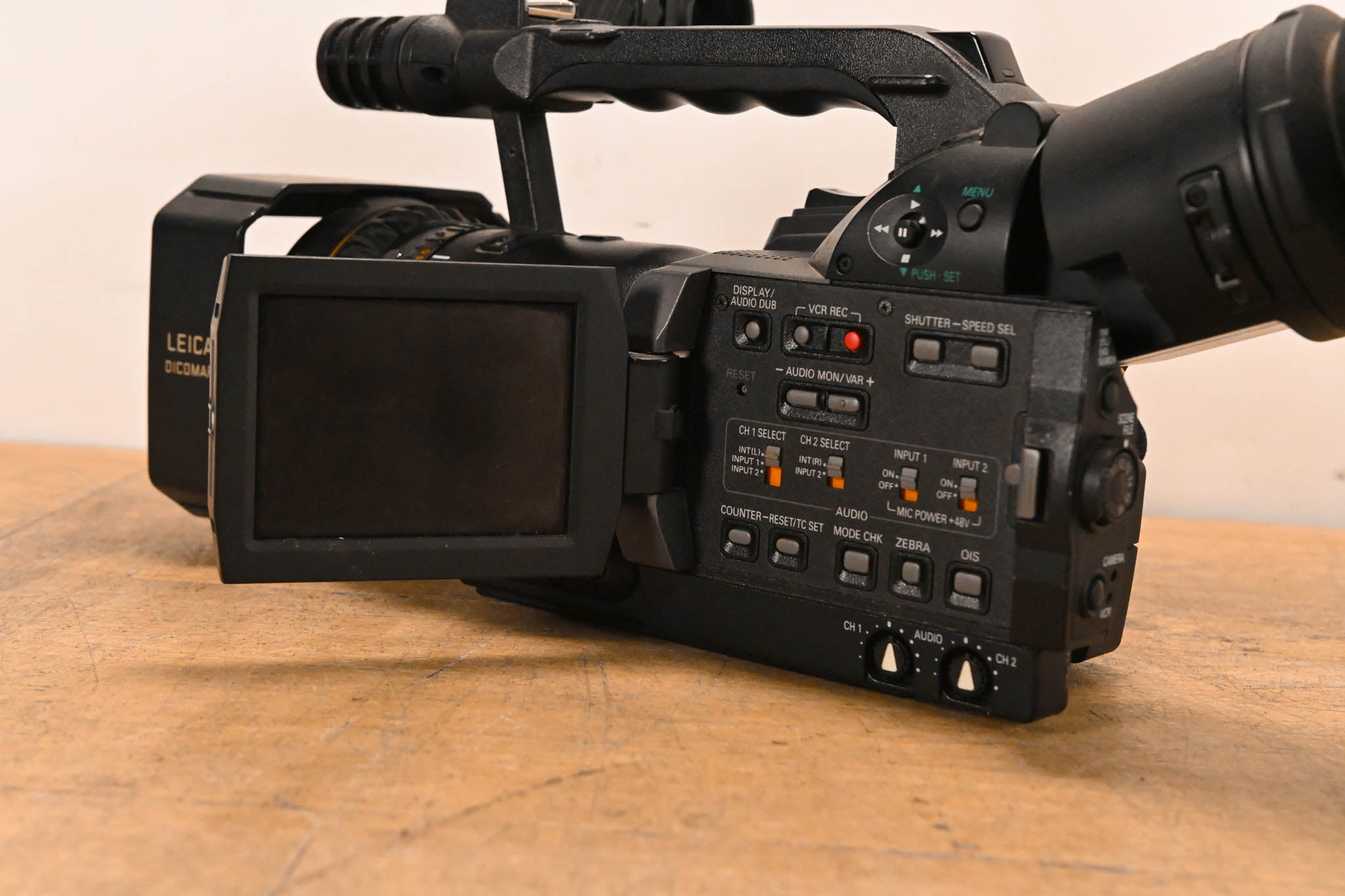 Panasonic AG-DVX100B 3-CCD Mini-DV Cinema Video Camcorder