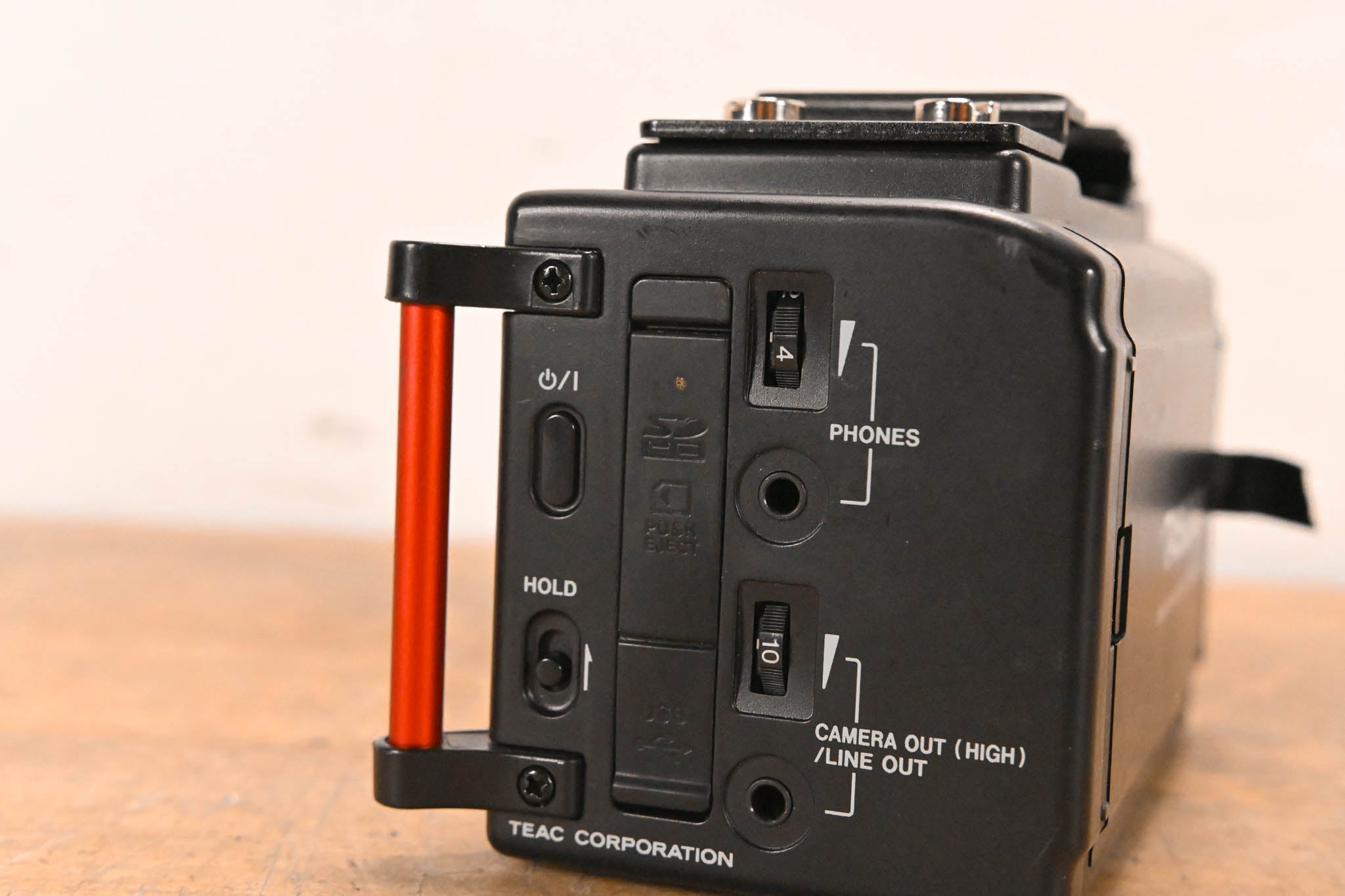 TASCAM DR-60DMKII 4-Track Audio Field Recorder and Mixer for Audio/Video