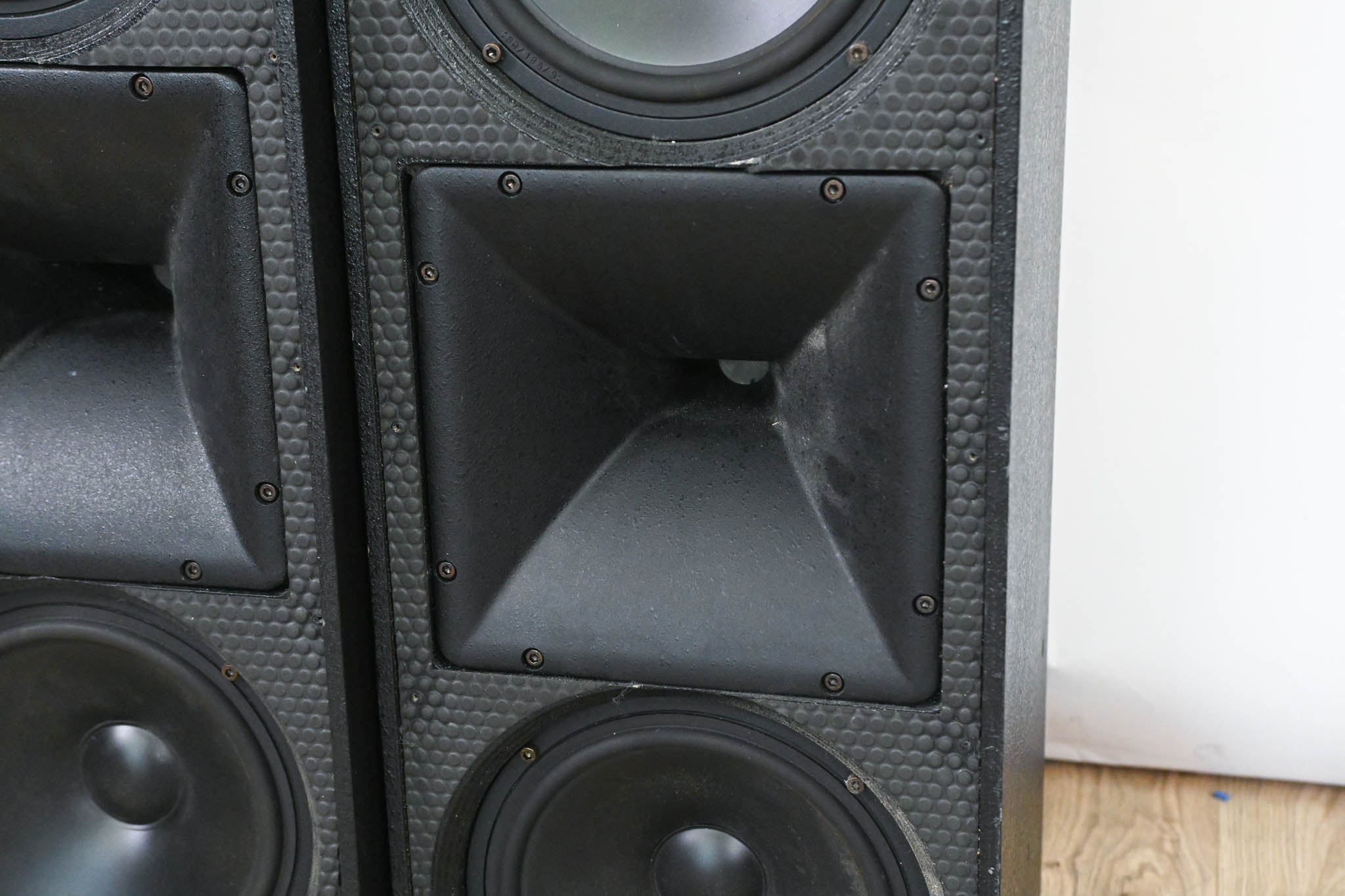 EAW UB82 2-Way Passive Full Range Loudspeaker (PAIR)