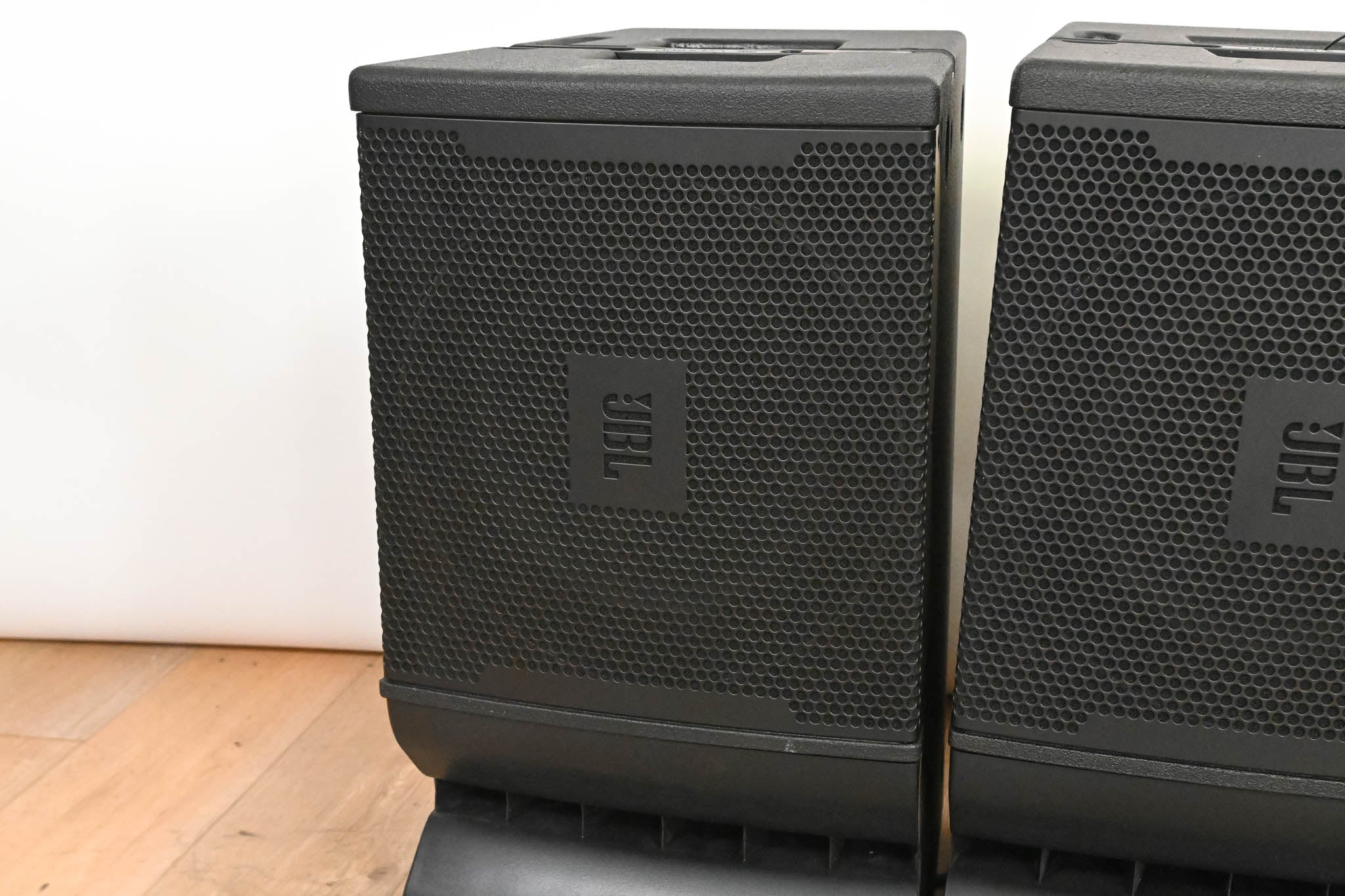 JBL VRX932LA 3200W 12-inch Line Array Speaker (PAIR)