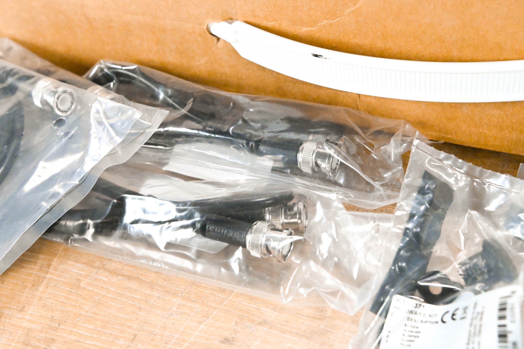 Shure UA844+SWB UHF Wideband Antenna Distribution System