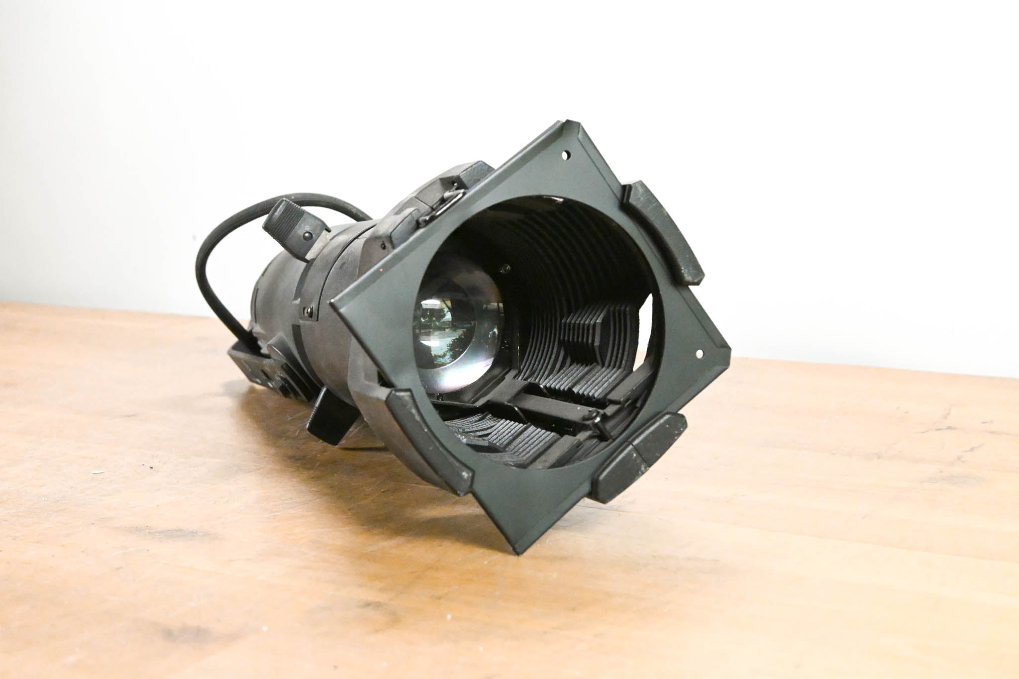 ETC Source Four Jr 25-50 Degree Zoom 575 Ellipsoidal Light