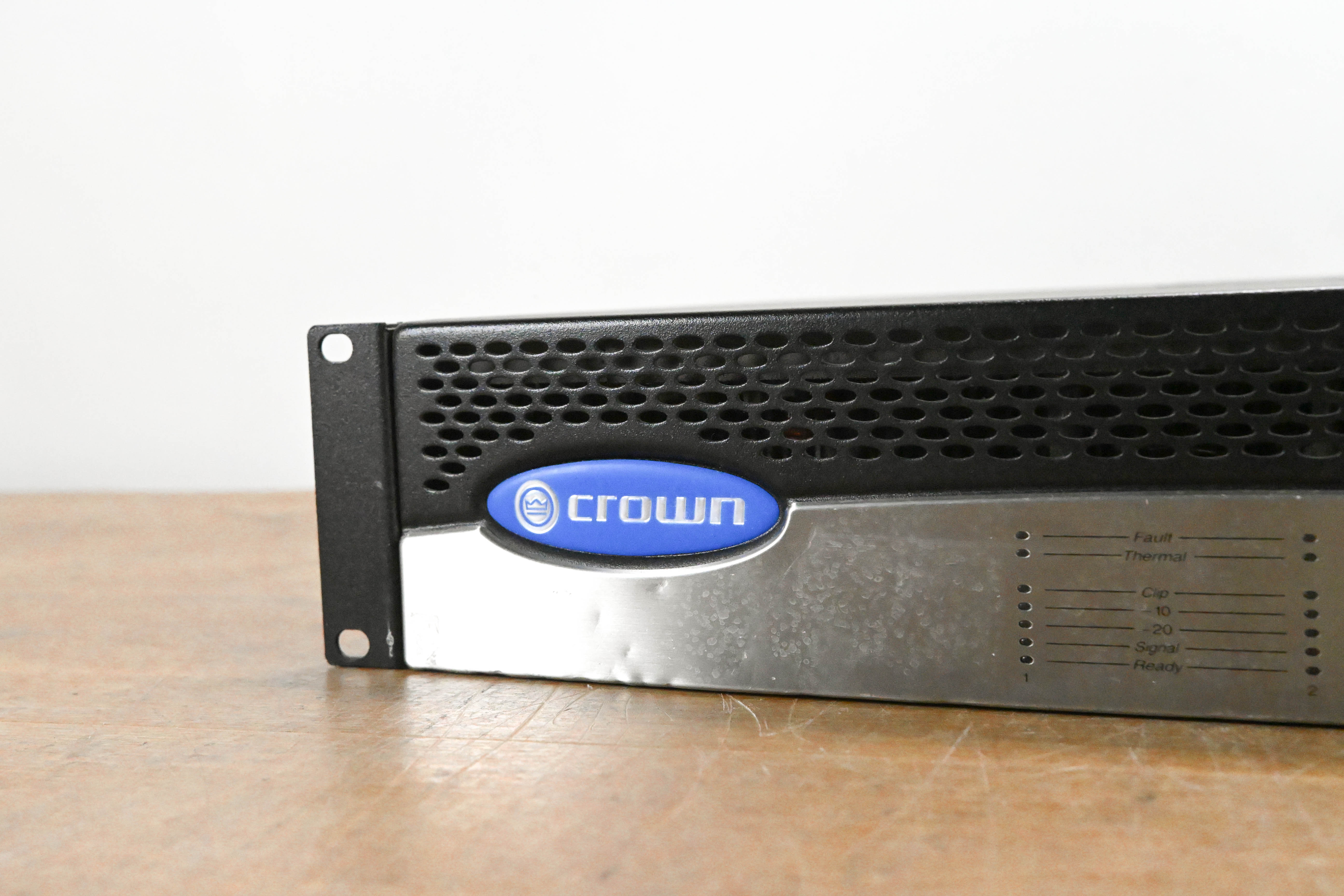 Crown CTs 600 Two-Channel 300W Power Amplifier