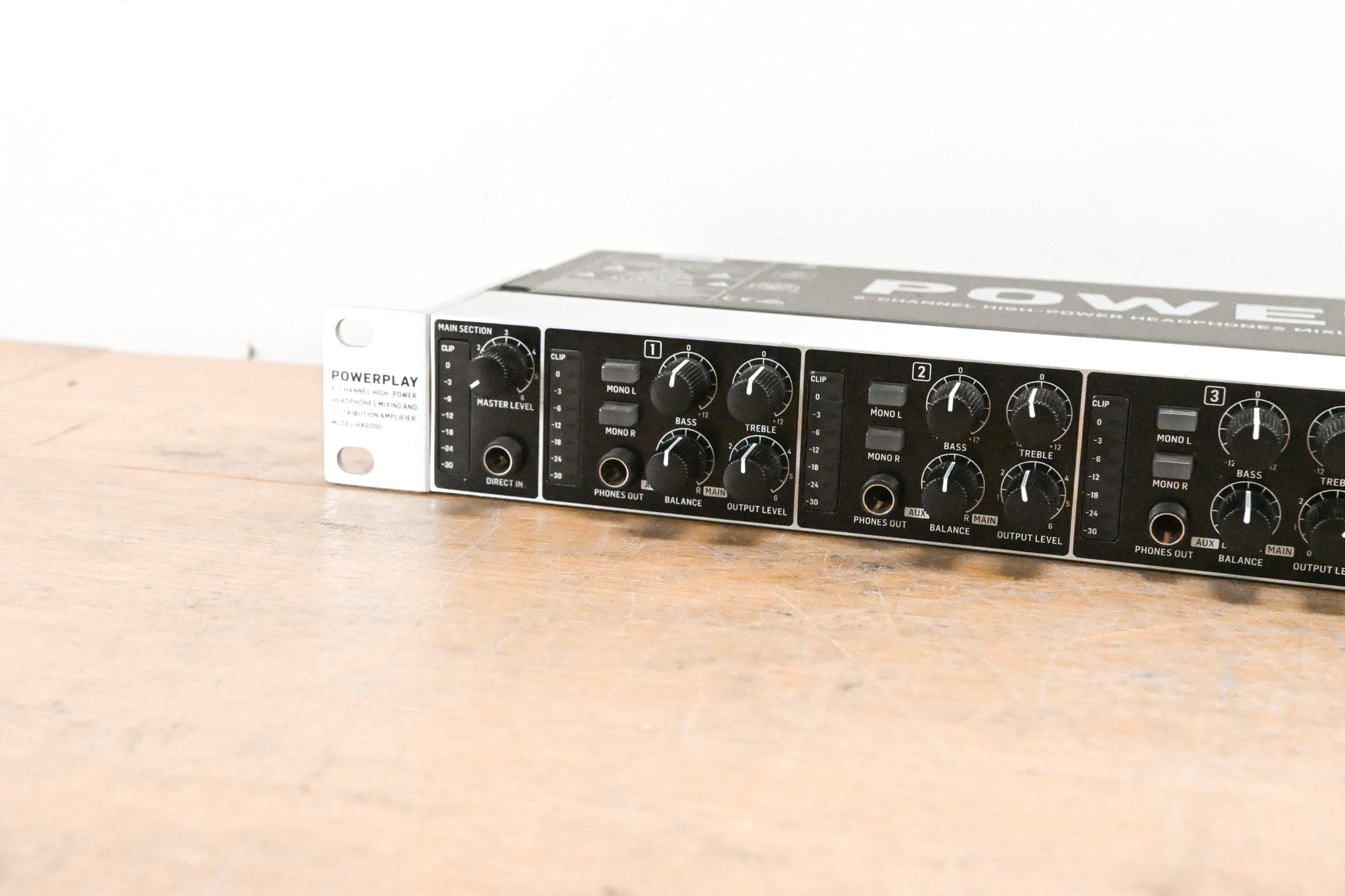 Behringer POWERPLAY HA6000 6-CH Headphone Mixing/Distribution Amplifier