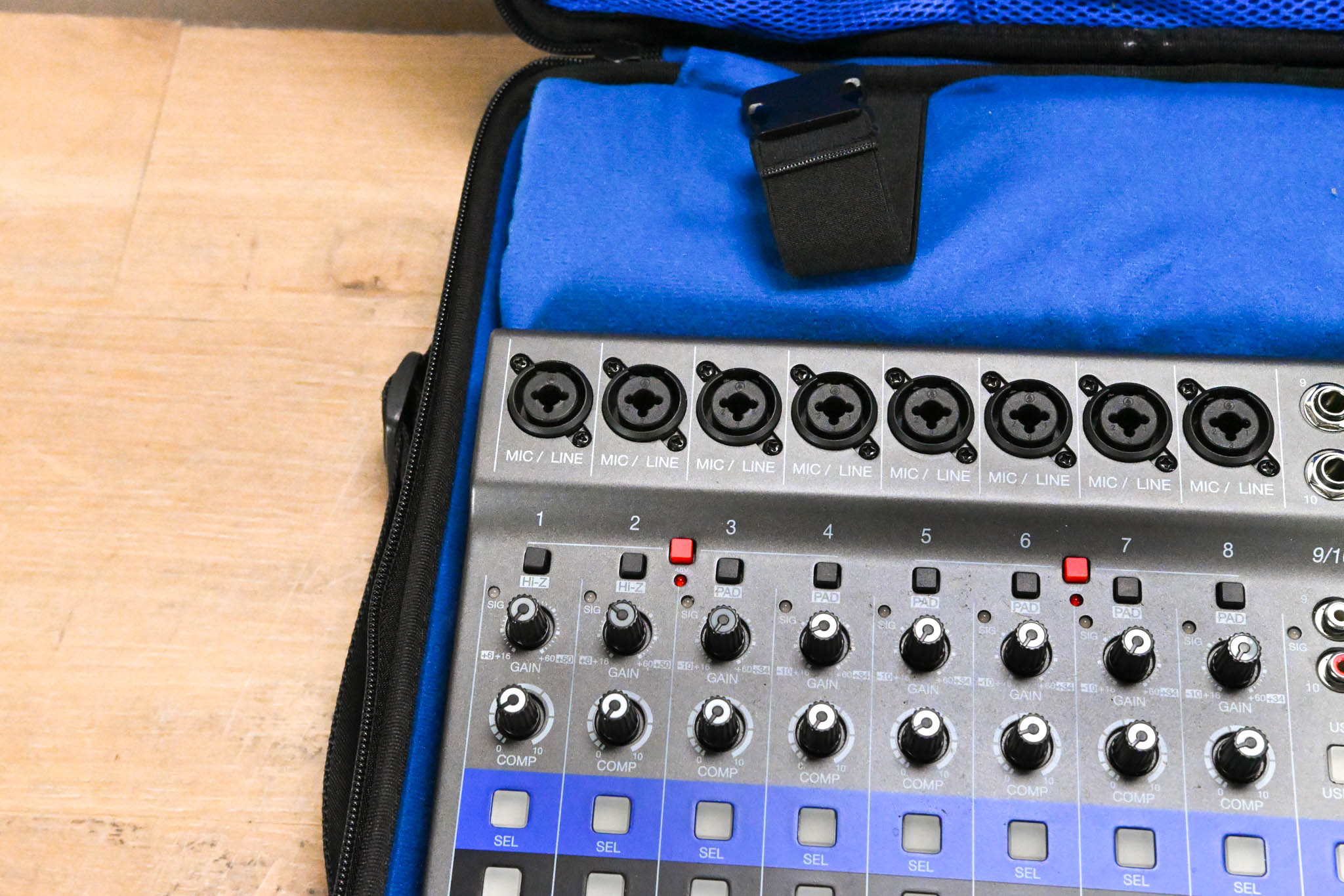 Zoom LiveTrak L-12 12-Channel Digital Mixer / Recorder