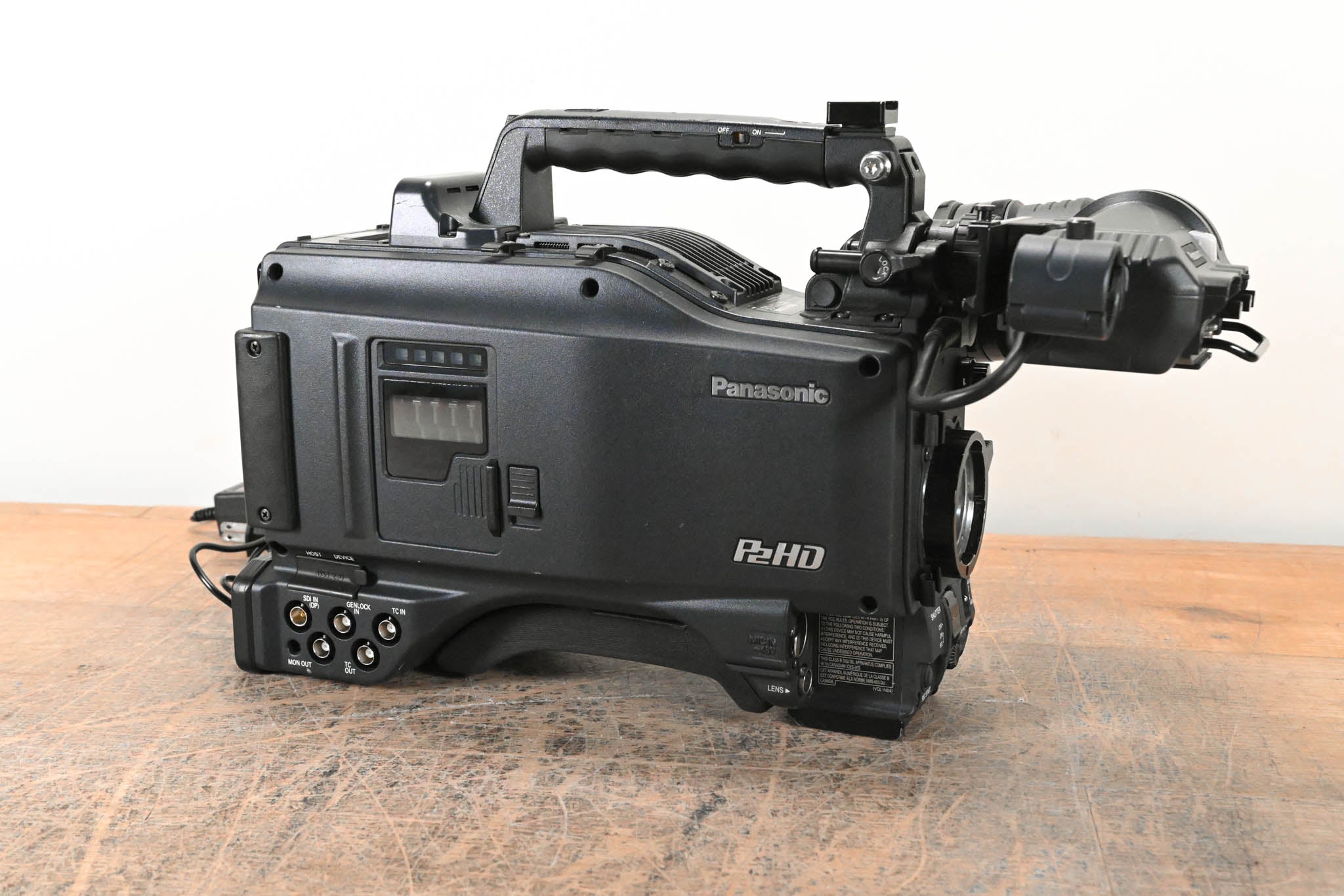 Panasonic AJ-HPX2000P 2/3" 3CCD P2 HD/SD Multi-Format Camcorder