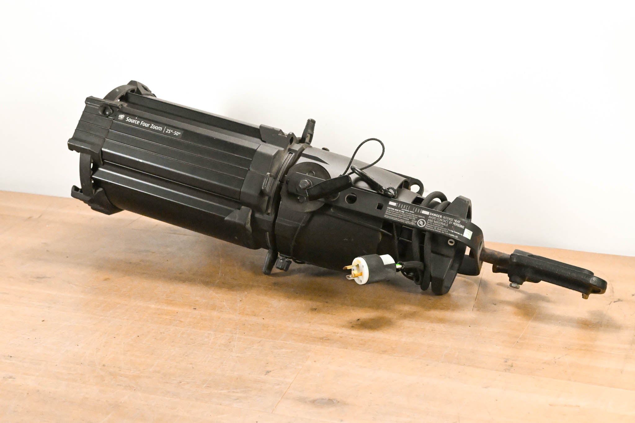 ETC Source Four Zoom 25-50 Degree 750 Ellipsoidal Light