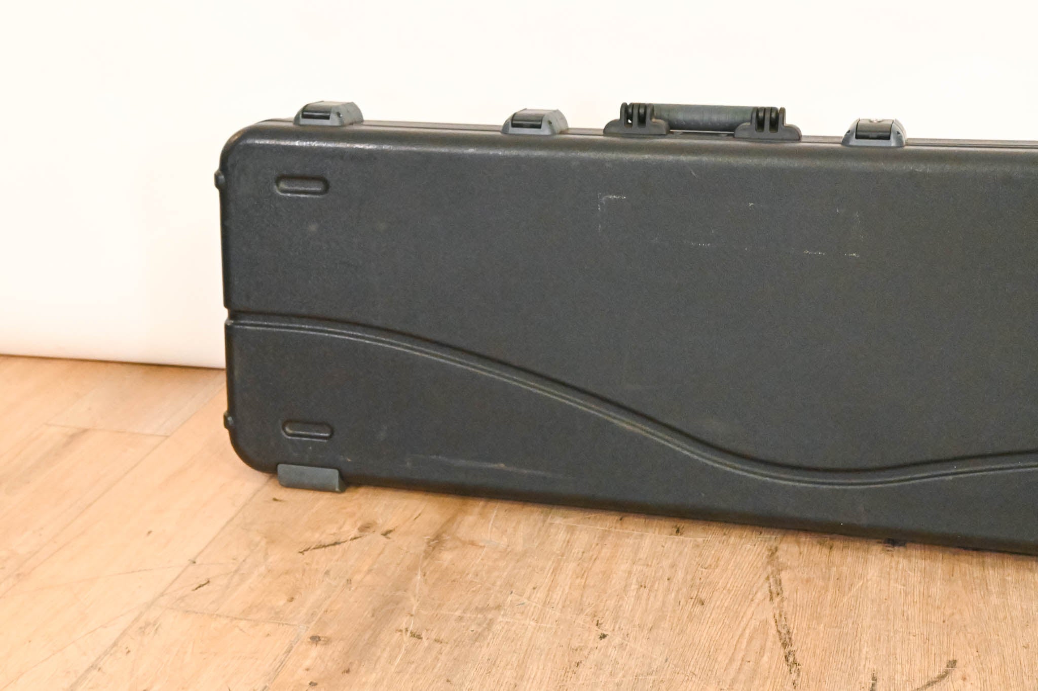 Fender Deluxe Molded Stratocaster/Telecaster Case - Black